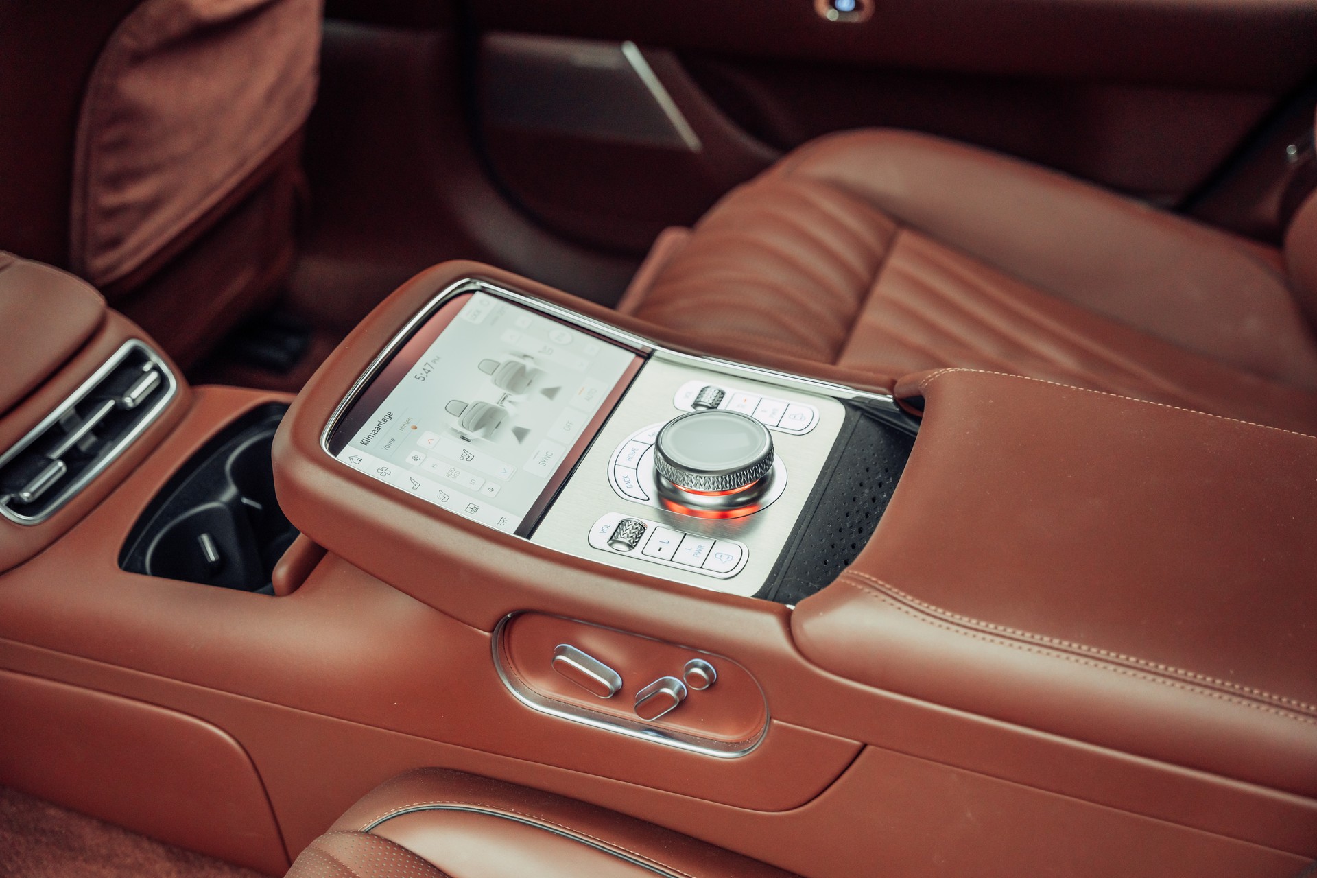 GENESIS G90 Luxury Plus AWD-image-15