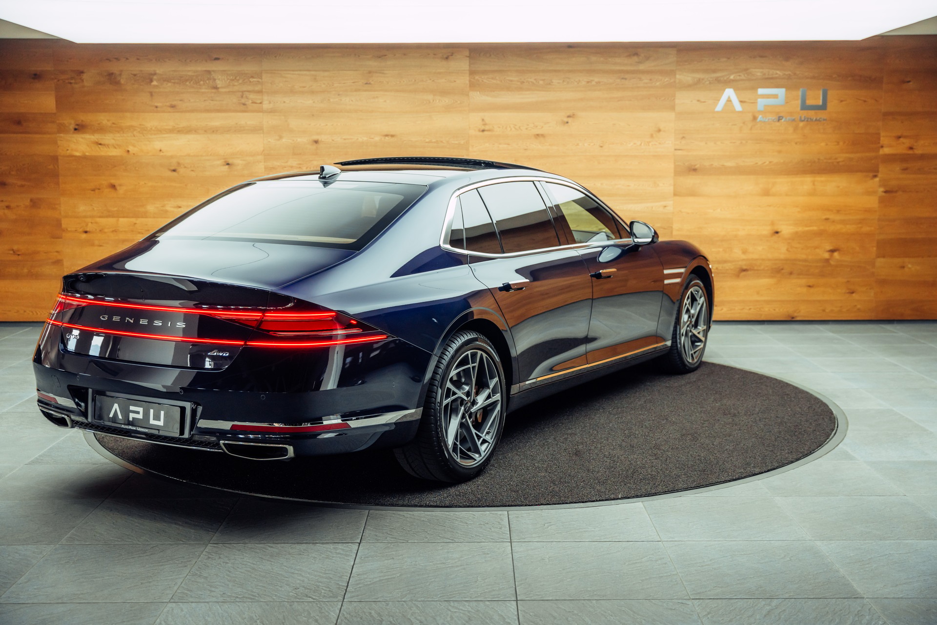 GENESIS G90 Luxury Plus AWD-showroom-element-1