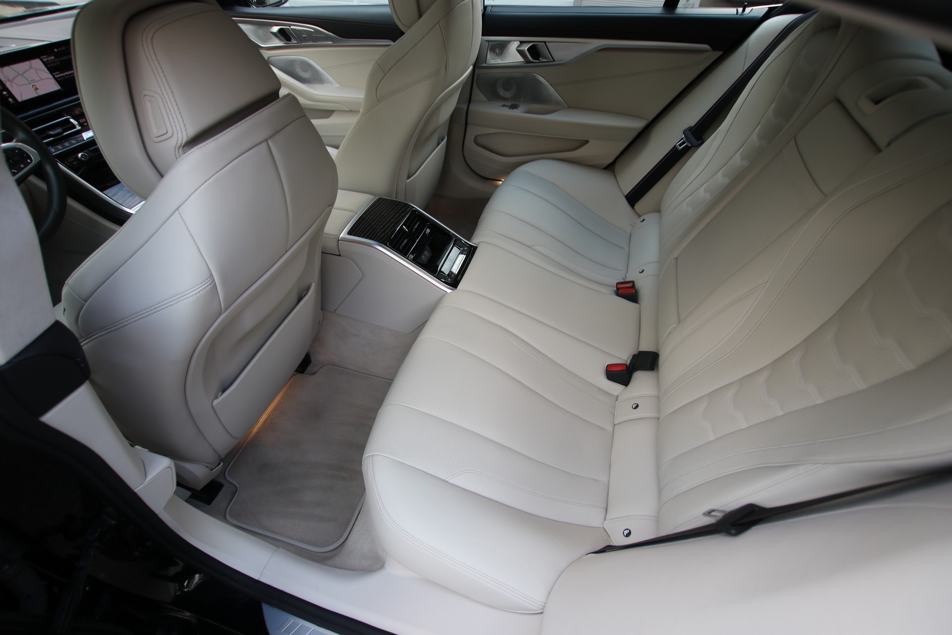 BMW 840i Gran Coupé xDrive Steptronic-image-13