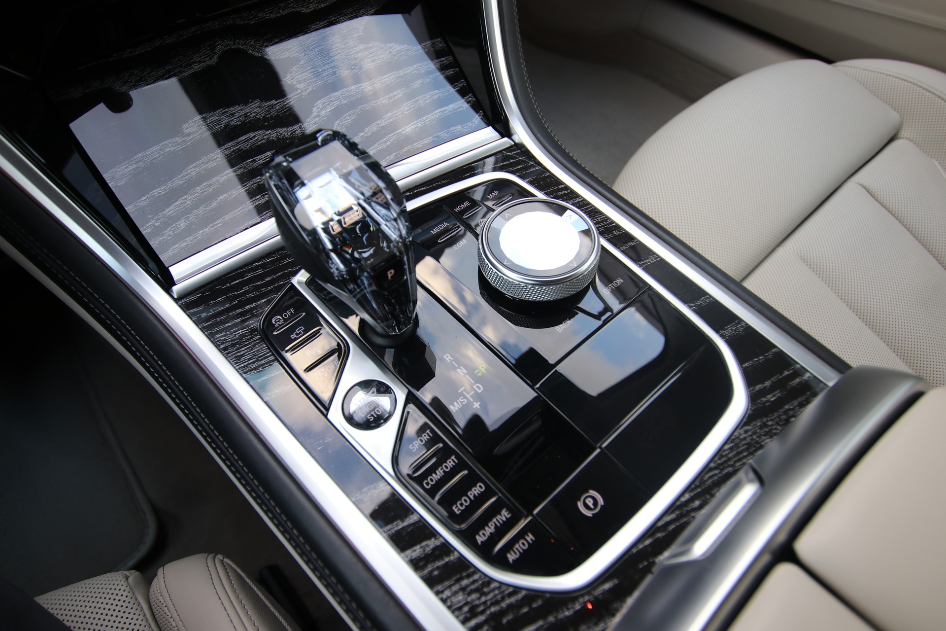 BMW 840i Gran Coupé xDrive Steptronic-image-24