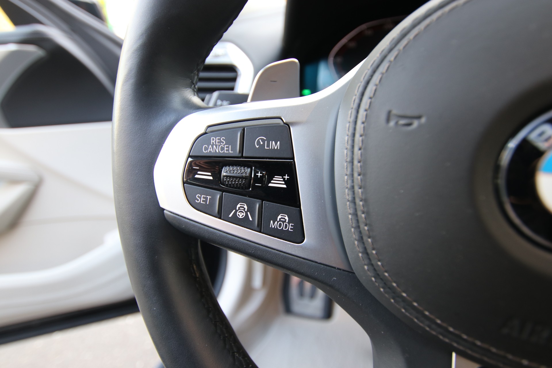 BMW 840i Gran Coupé xDrive Steptronic-image-26