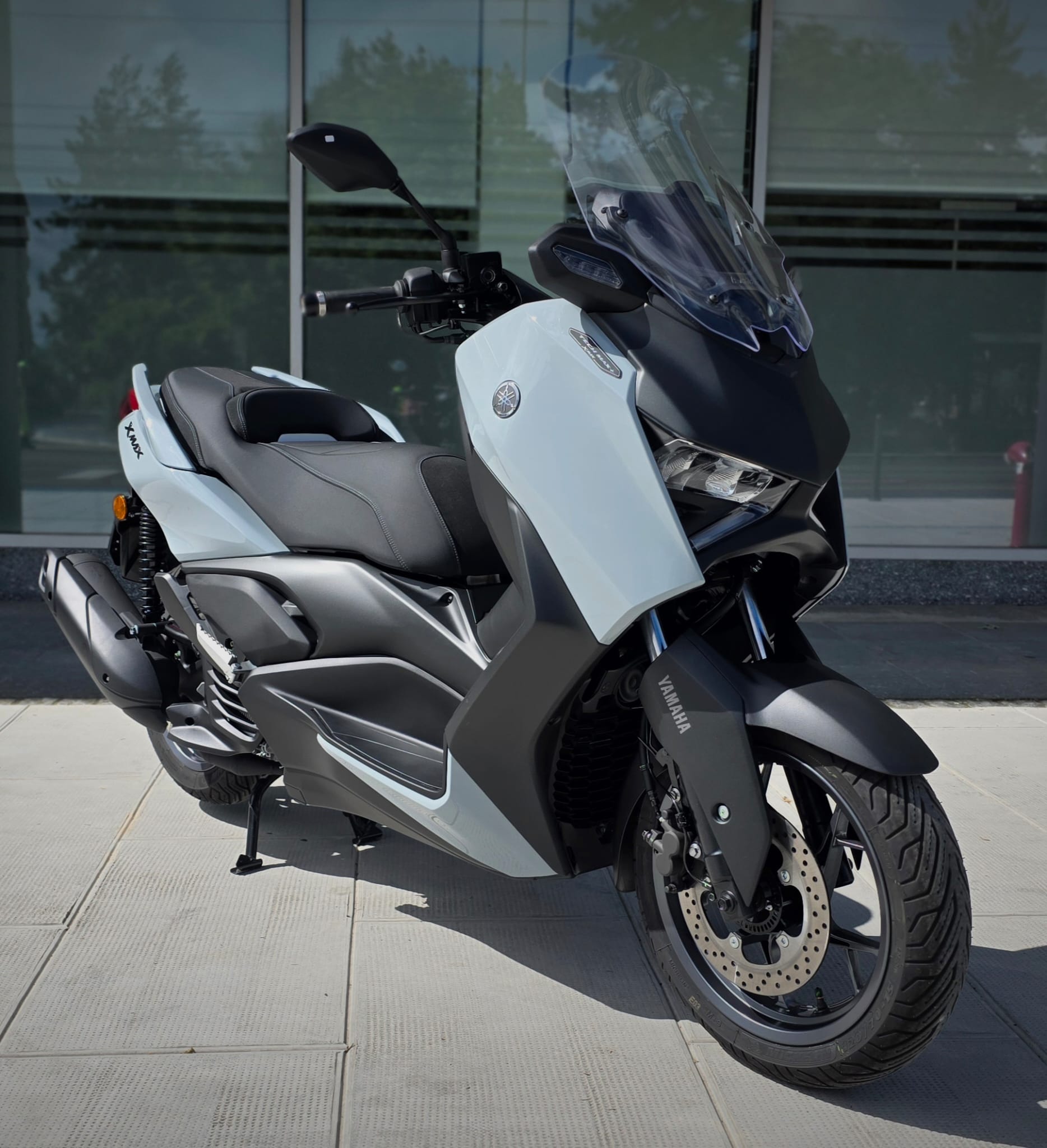 YAMAHA X-MAX-image-2