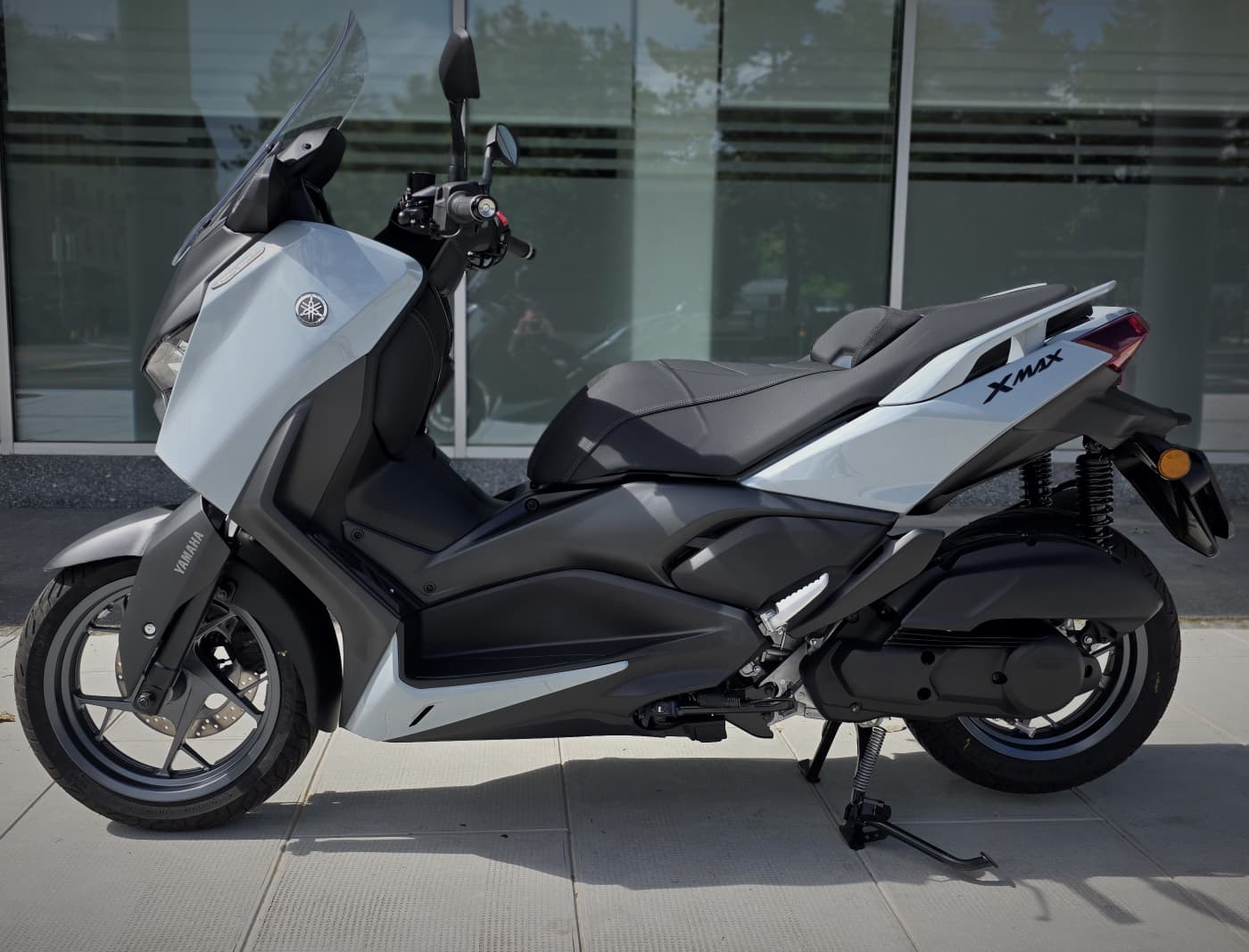 YAMAHA X-MAX-image-1