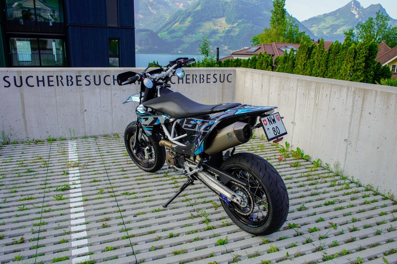 HUSQVARNA 701 Supermoto-image-2