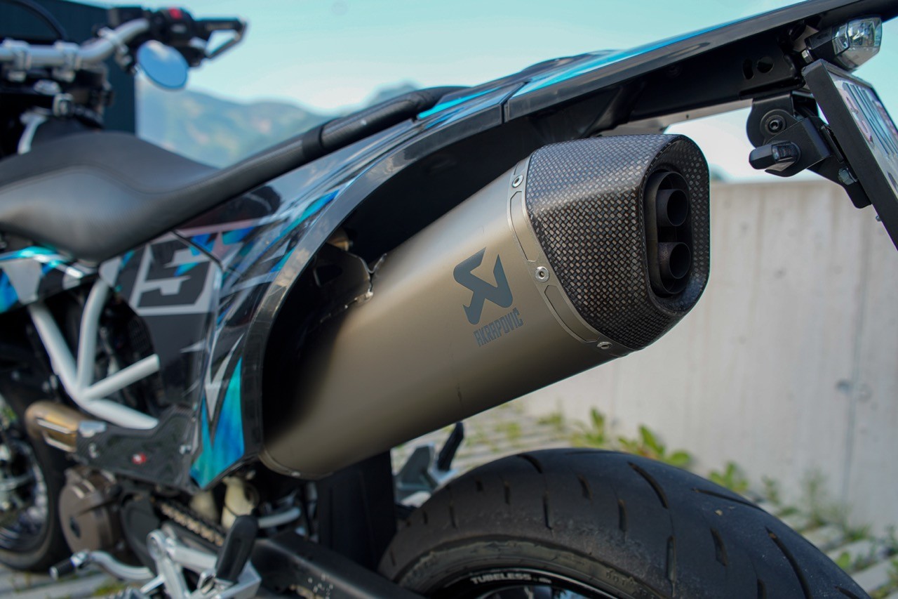 HUSQVARNA 701 Supermoto-image-4