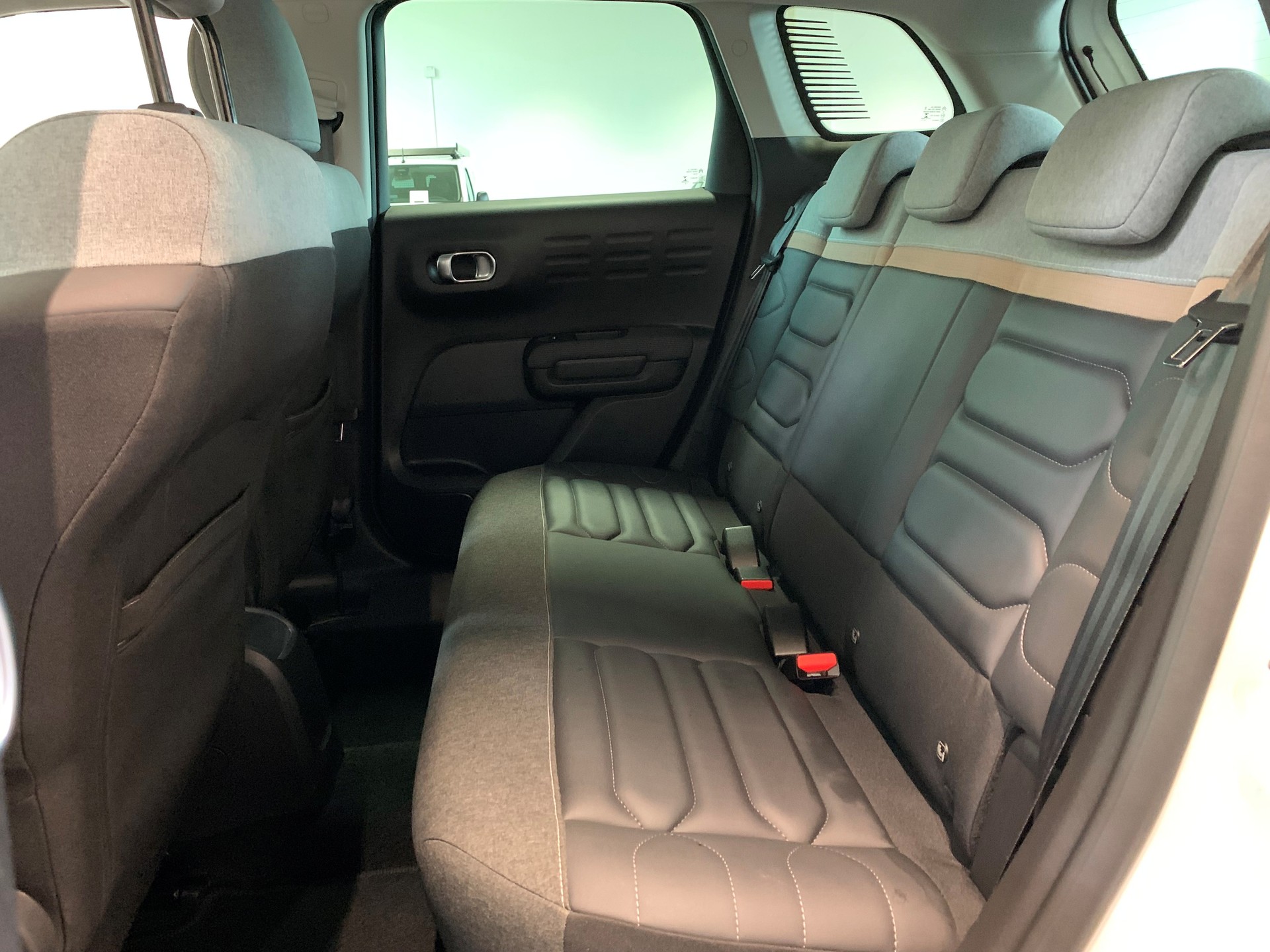 CITROEN C3 Aircross 1.2i PureTech Swiss Edition EAT6-image-9
