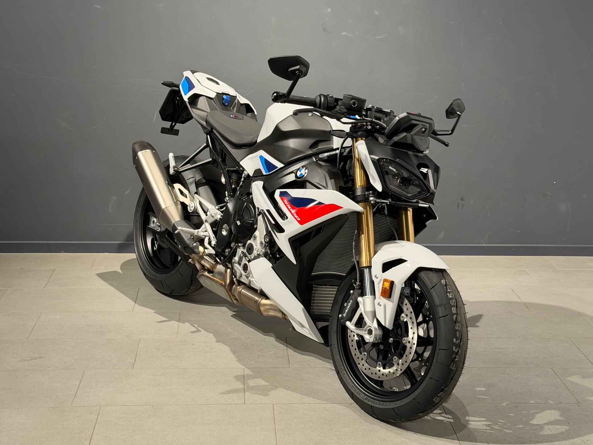 BMW S 1000 R-image-1