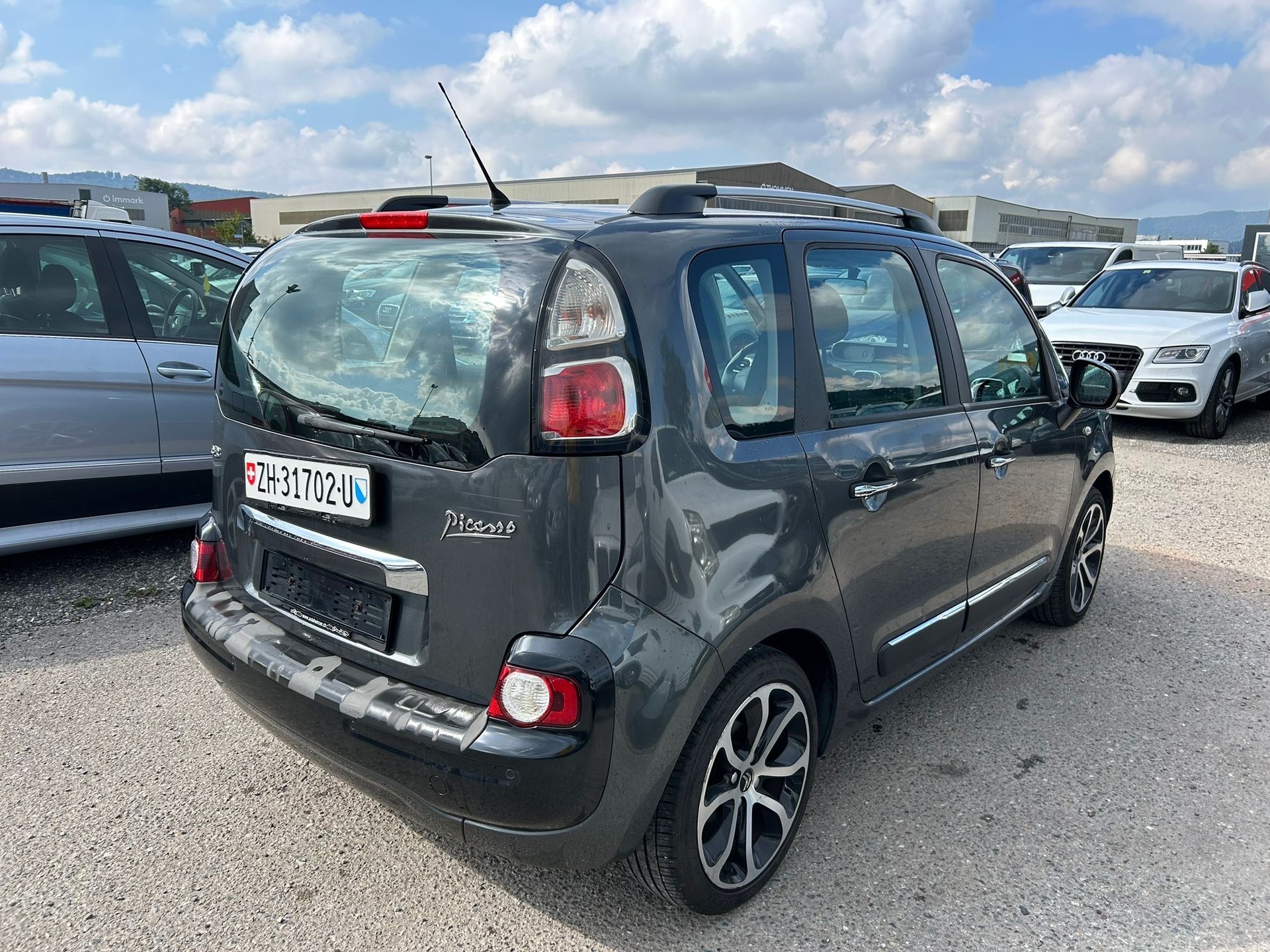 CITROEN C3 Picasso 1.2 Pure Tech Attraction-image-4