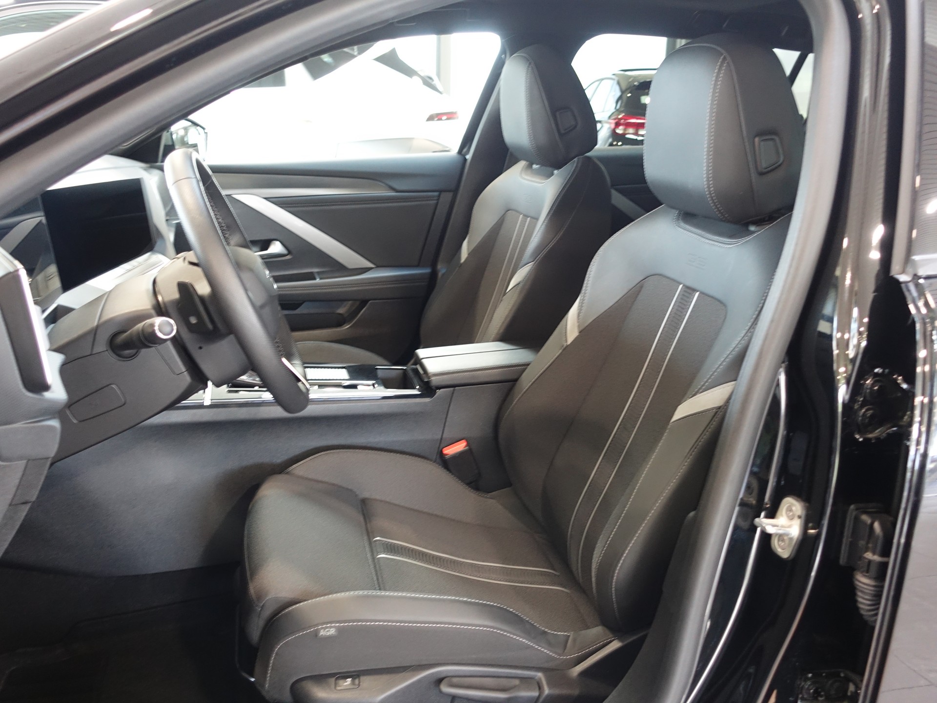 OPEL Astra ST 1.2i MHEV GS-image-15