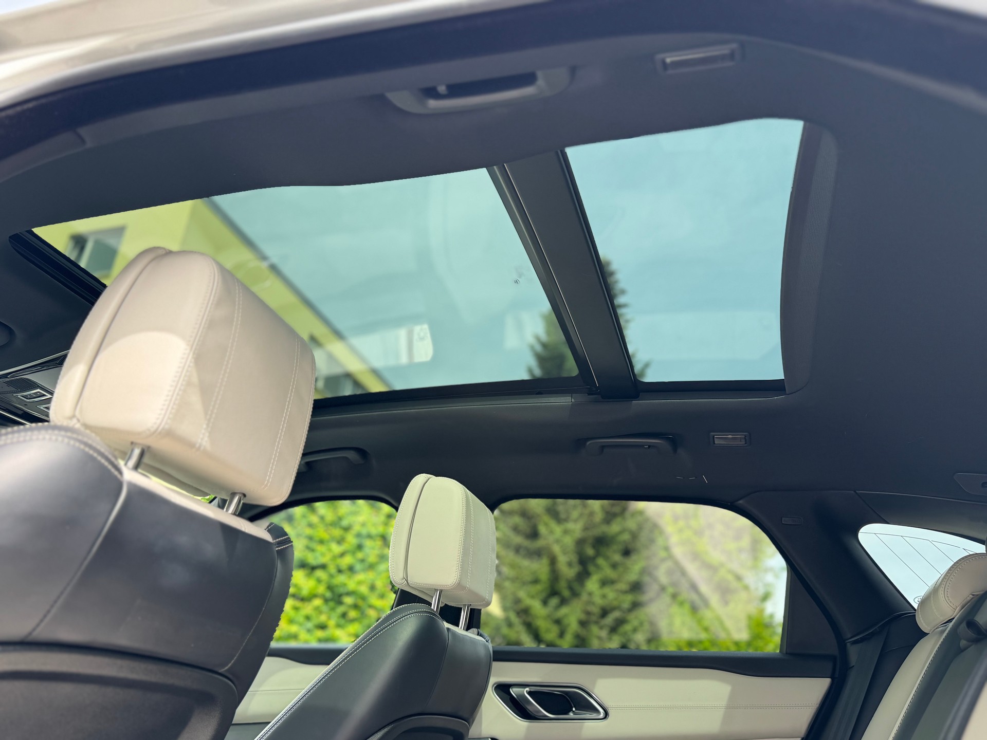 LAND ROVER LAND ROVER Range Rover Velar P 300 R-Dynamic HSE *CH-Fahrzeug*Panorama*Head-Up-image-19