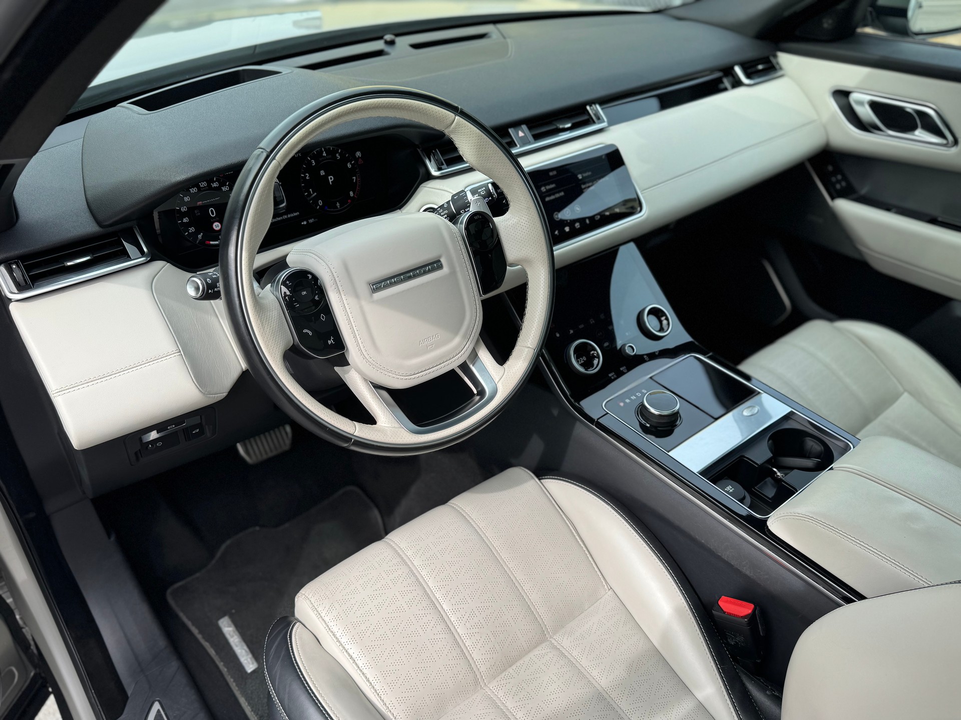 LAND ROVER LAND ROVER Range Rover Velar P 300 R-Dynamic HSE *CH-Fahrzeug*Panorama*Head-Up-image-11