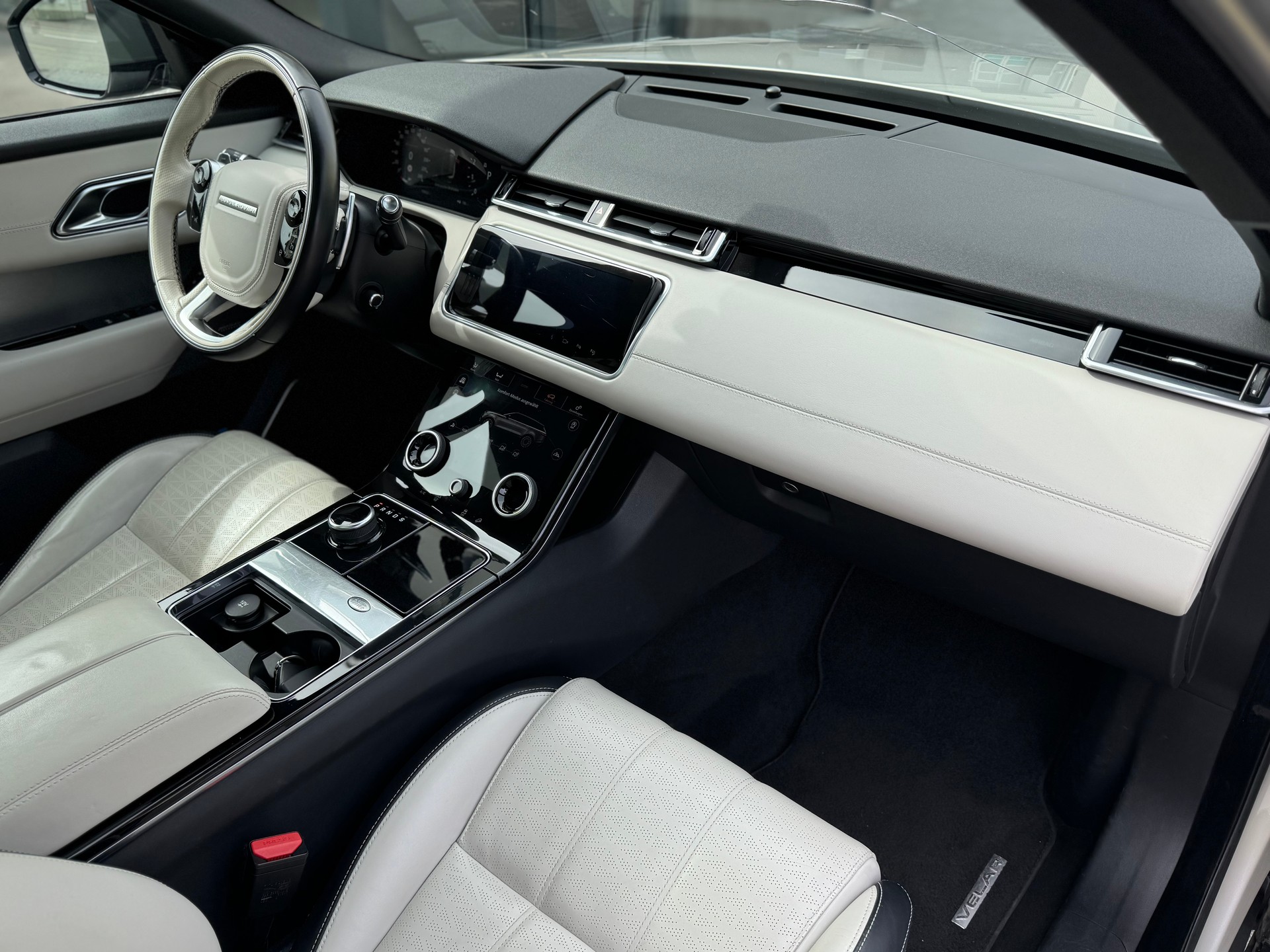 LAND ROVER LAND ROVER Range Rover Velar P 300 R-Dynamic HSE *CH-Fahrzeug*Panorama*Head-Up-image-14