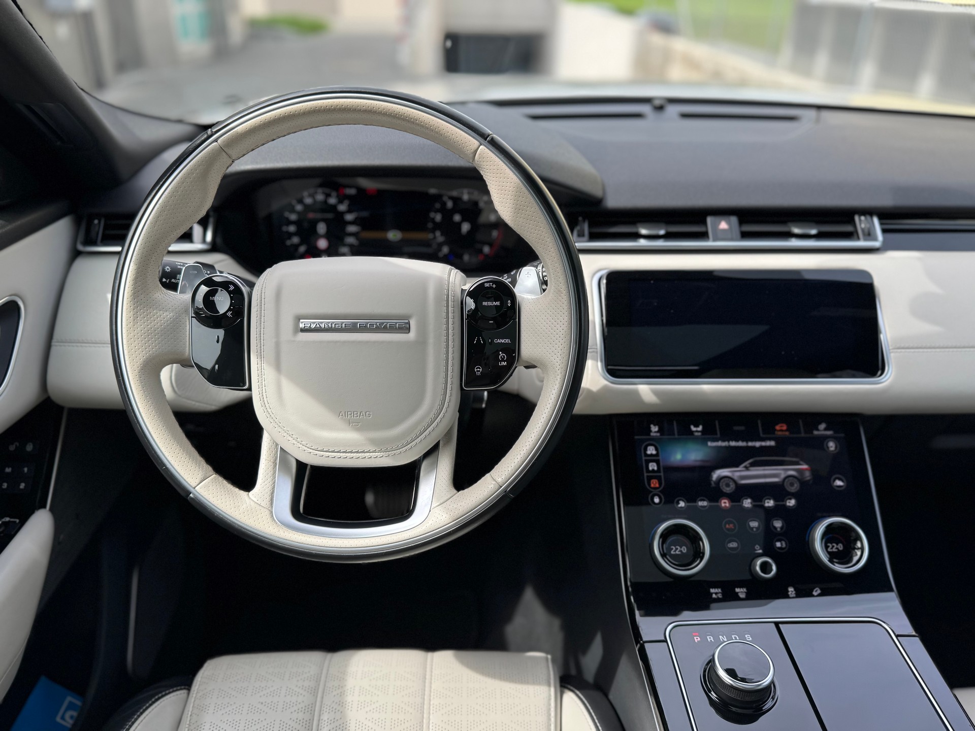 LAND ROVER LAND ROVER Range Rover Velar P 300 R-Dynamic HSE *CH-Fahrzeug*Panorama*Head-Up-image-13