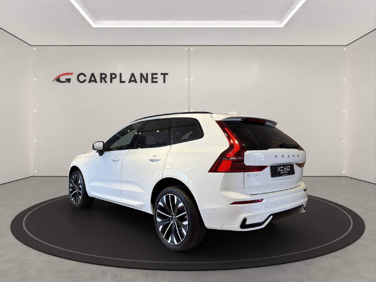 VOLVO XC60 2.0 T8 TE Ultra Dark eAWD-showroom-element-2