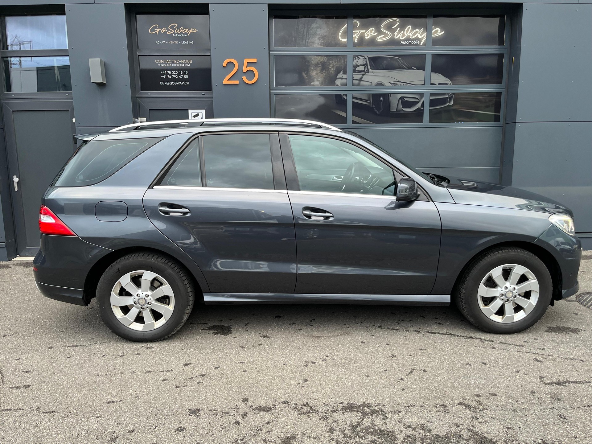 MERCEDES-BENZ ML 350 BlueTEC Executive 4Matic 7G-Tronic-showroom-element-2