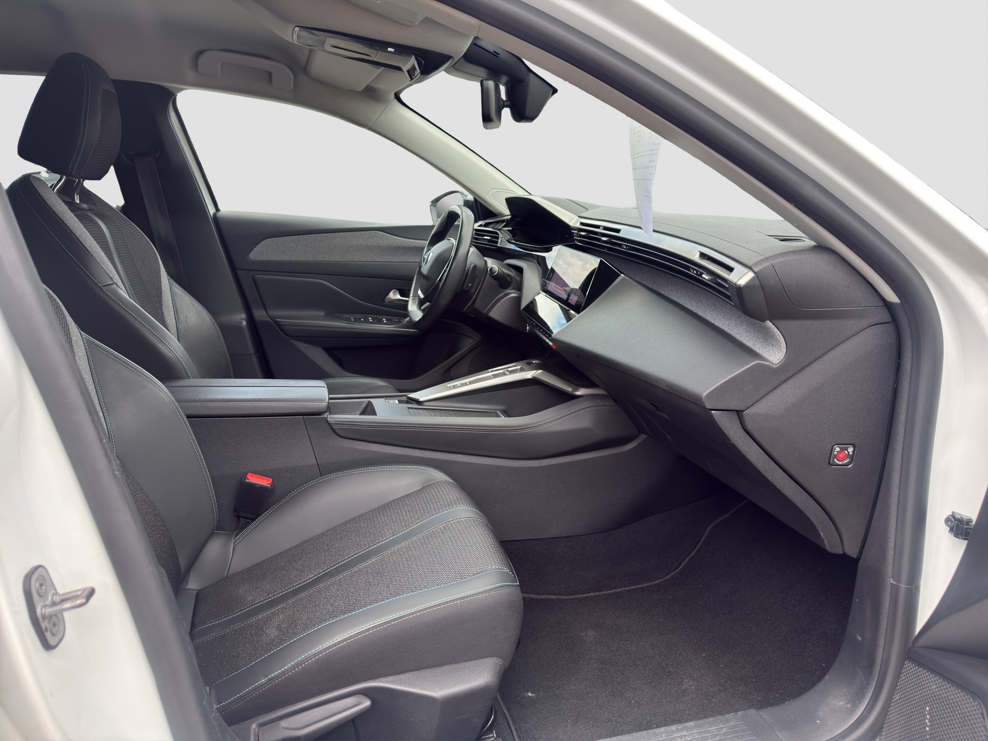PEUGEOT 308 SW 1.5 BlueHDI Allure Pack EAT8 ** Ab MFK und Service ** CH Auto ** 1. Hand **-image-8