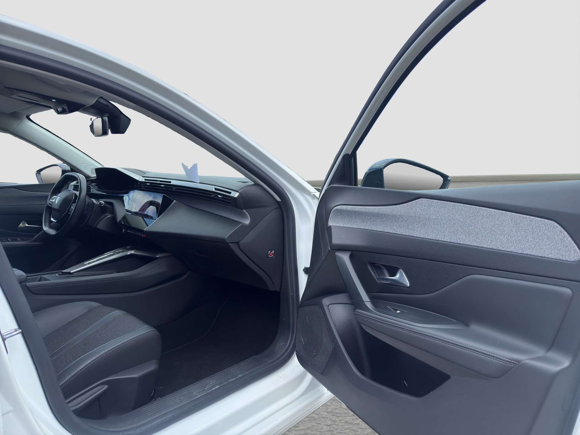 PEUGEOT 308 SW 1.5 BlueHDI Allure Pack EAT8 ** Ab MFK und Service ** CH Auto ** 1. Hand **-image-10