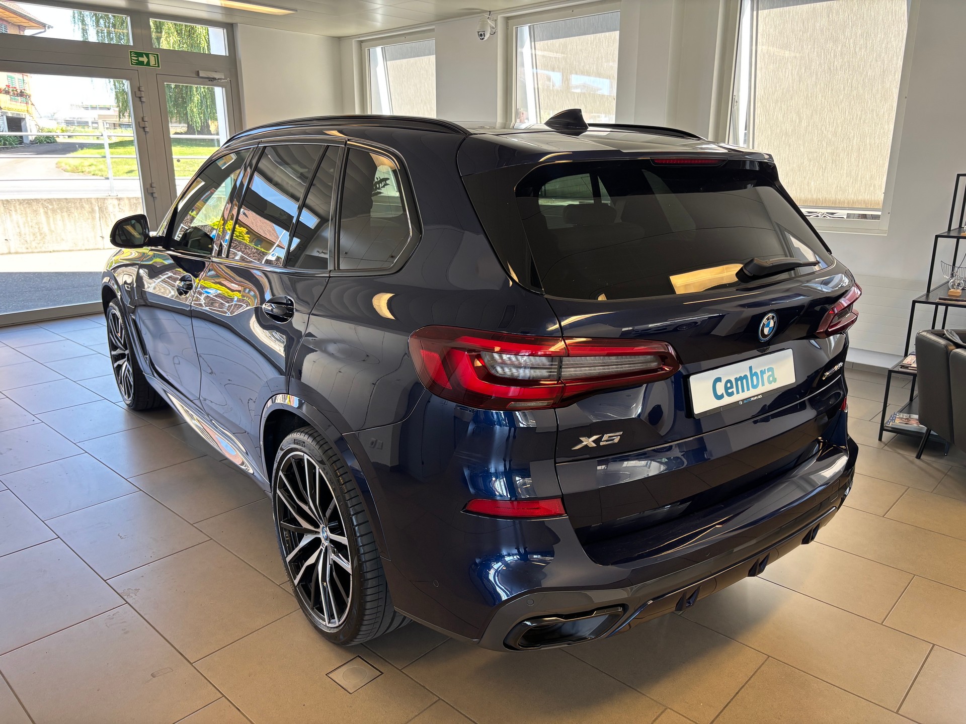 BMW X5 xDrive45e M Sport Steptronic-showroom-element-3