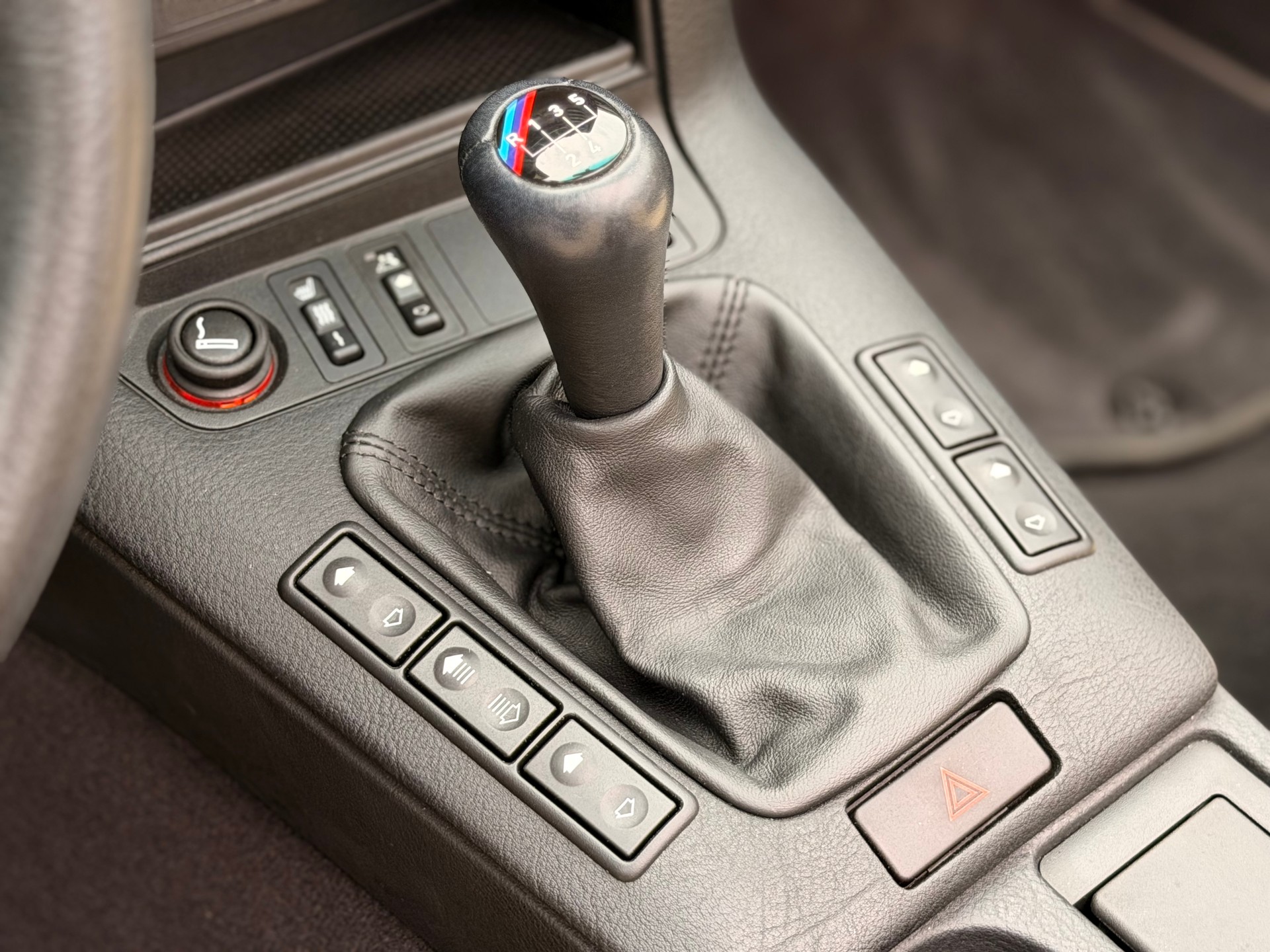 BMW 328i Cabrio Exclusiv-image-13