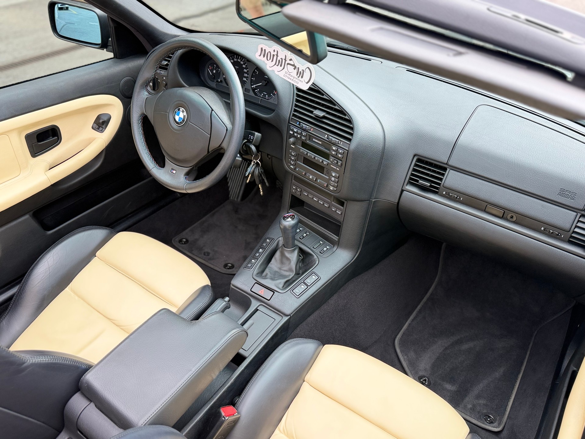 BMW 328i Cabrio Exclusiv-image-22