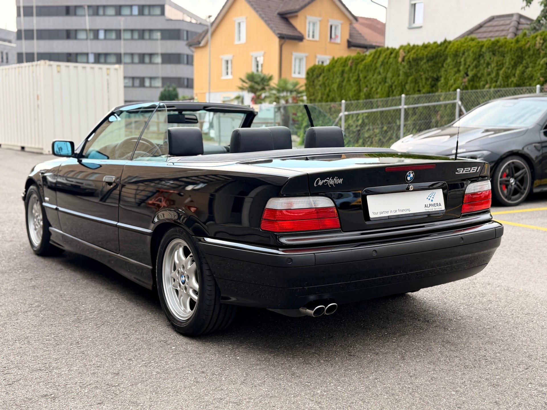 BMW 328i Cabrio Exclusiv-showroom-element-2