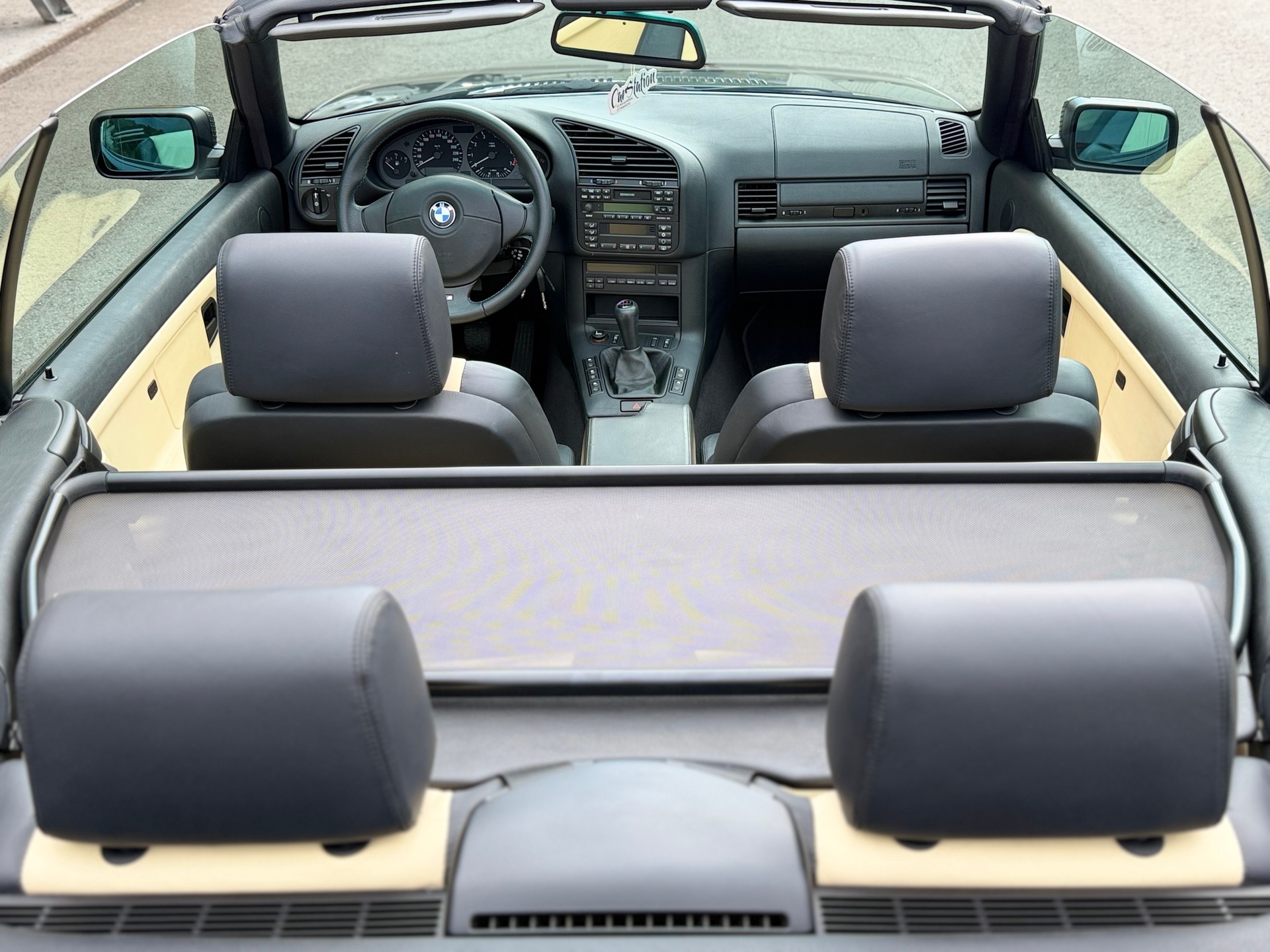 BMW 328i Cabrio Exclusiv-image-21