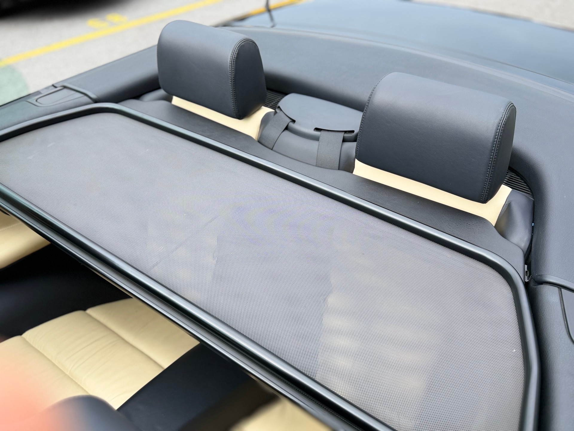 BMW 328i Cabrio Exclusiv-image-24