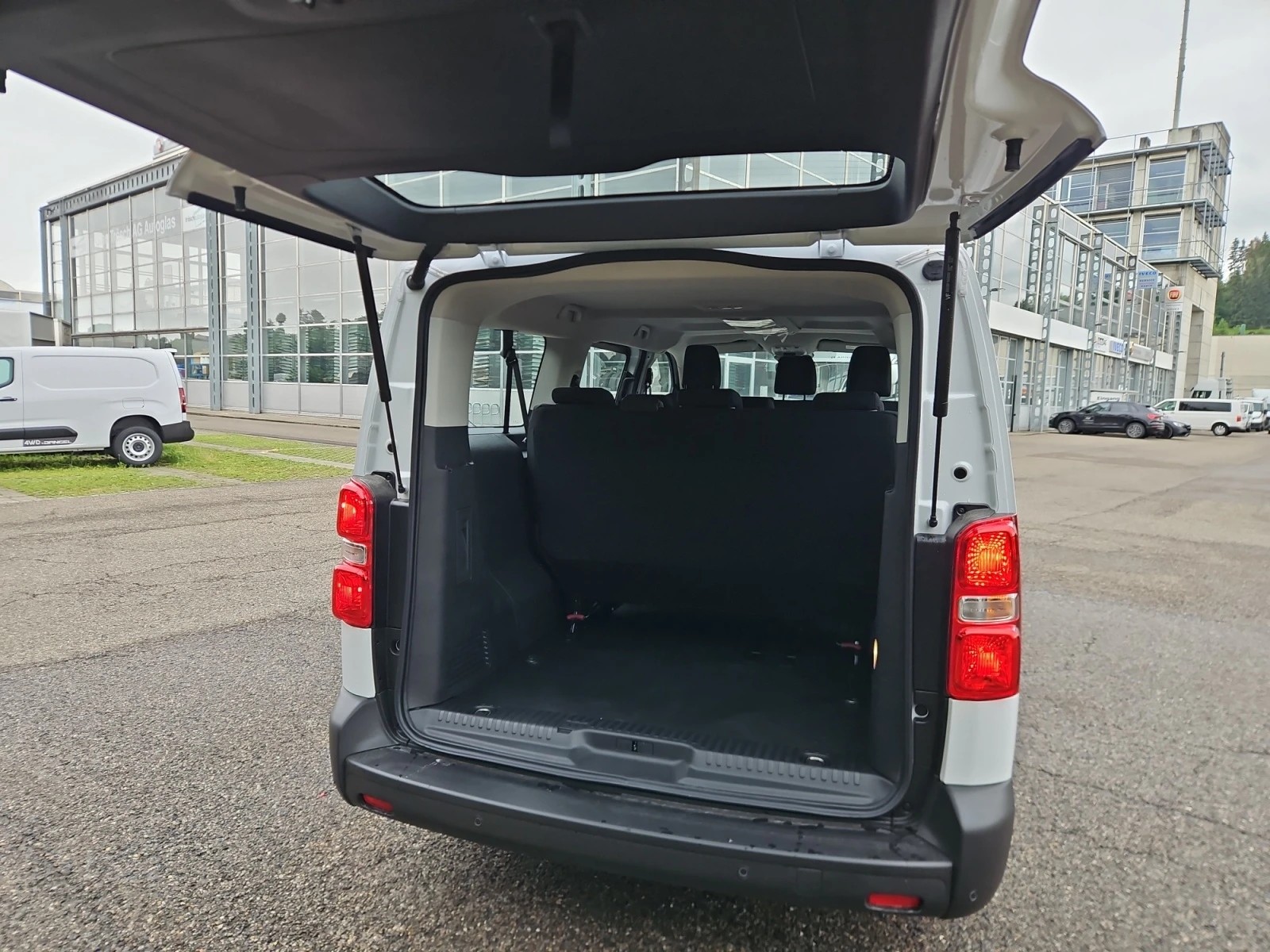 FIAT SCUDO MY26 Kombi Easy Pro L3 2.2 BlueHDi 180 PS EAT8-image-10