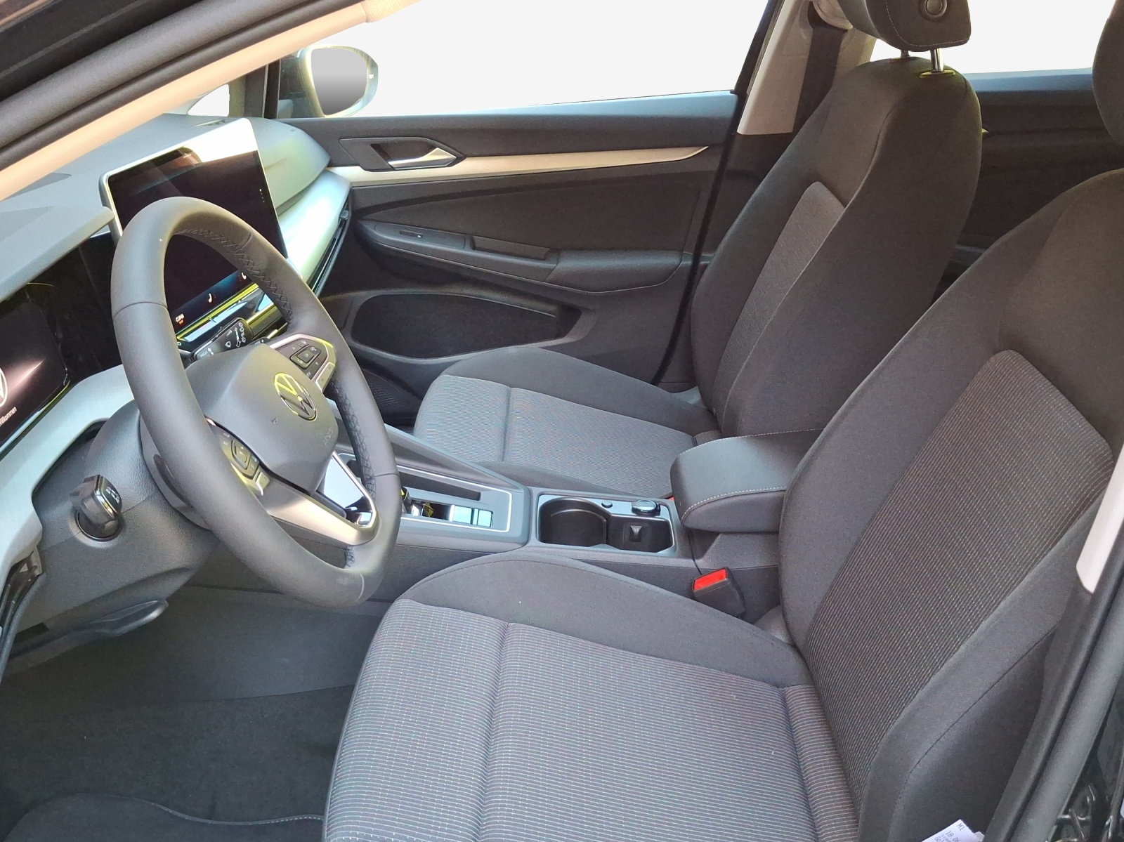 VW Golf 1.5 e TSI mHEV Value DSG-image-15