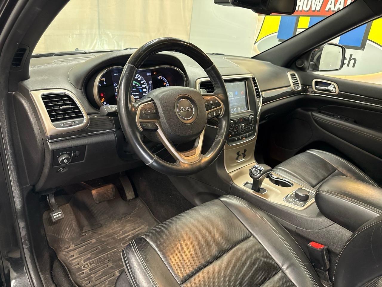JEEP Grand Cherokee 3.0 CRD Overland Automatic-showroom-element-2