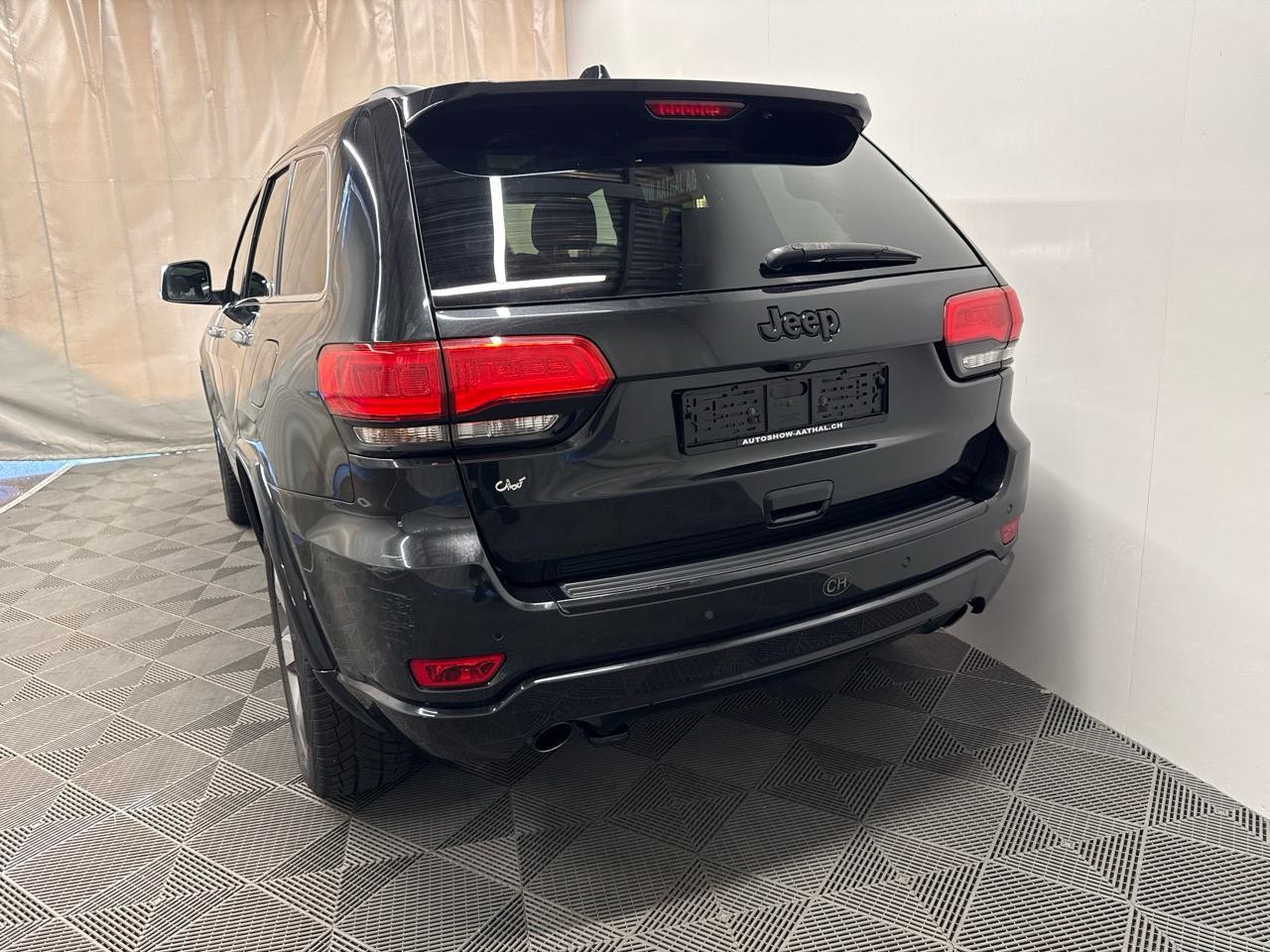 JEEP Grand Cherokee 3.0 CRD Overland Automatic-image-13