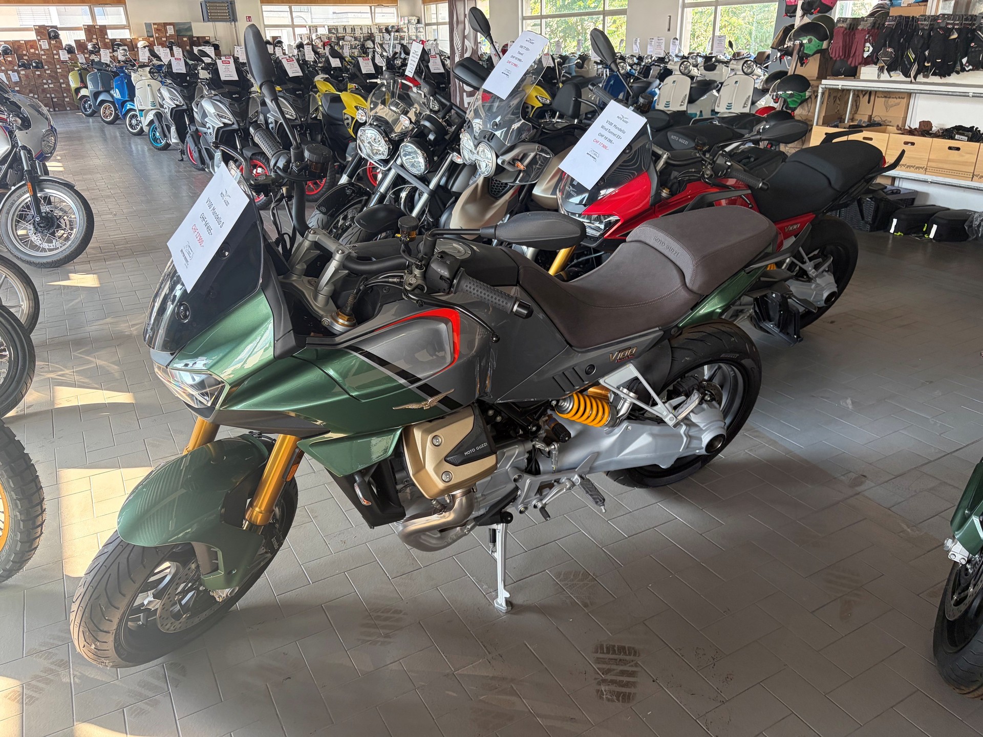 MOTO GUZZI V100 Mandello S-image-0