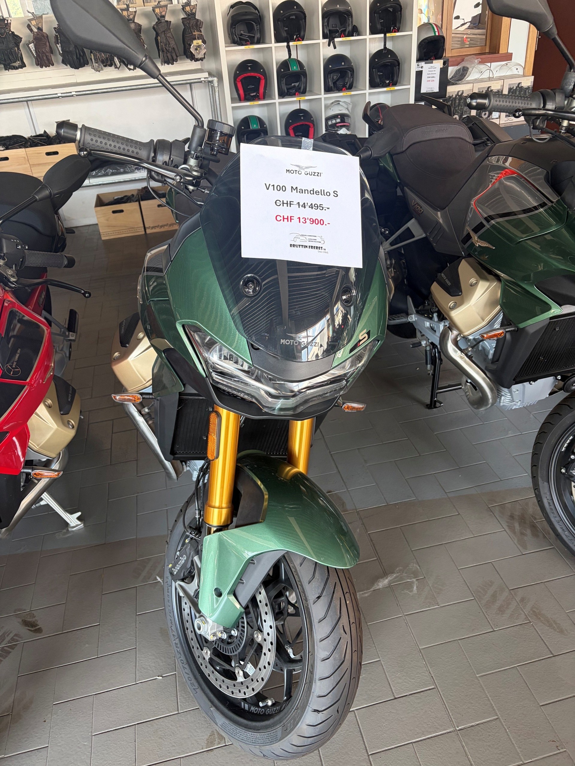 MOTO GUZZI V100 Mandello S-image-1