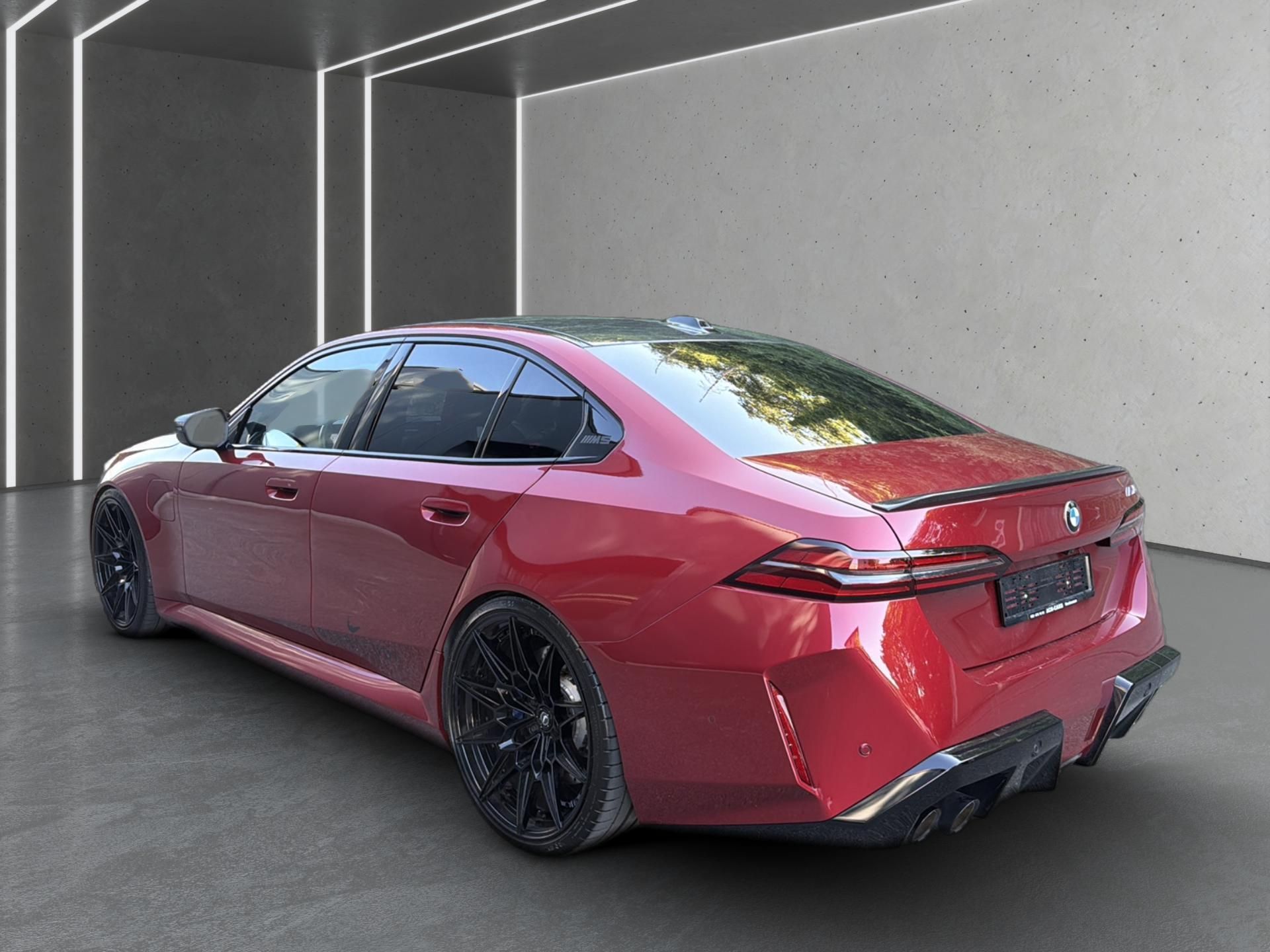 BMW M5 G90-showroom-element-2