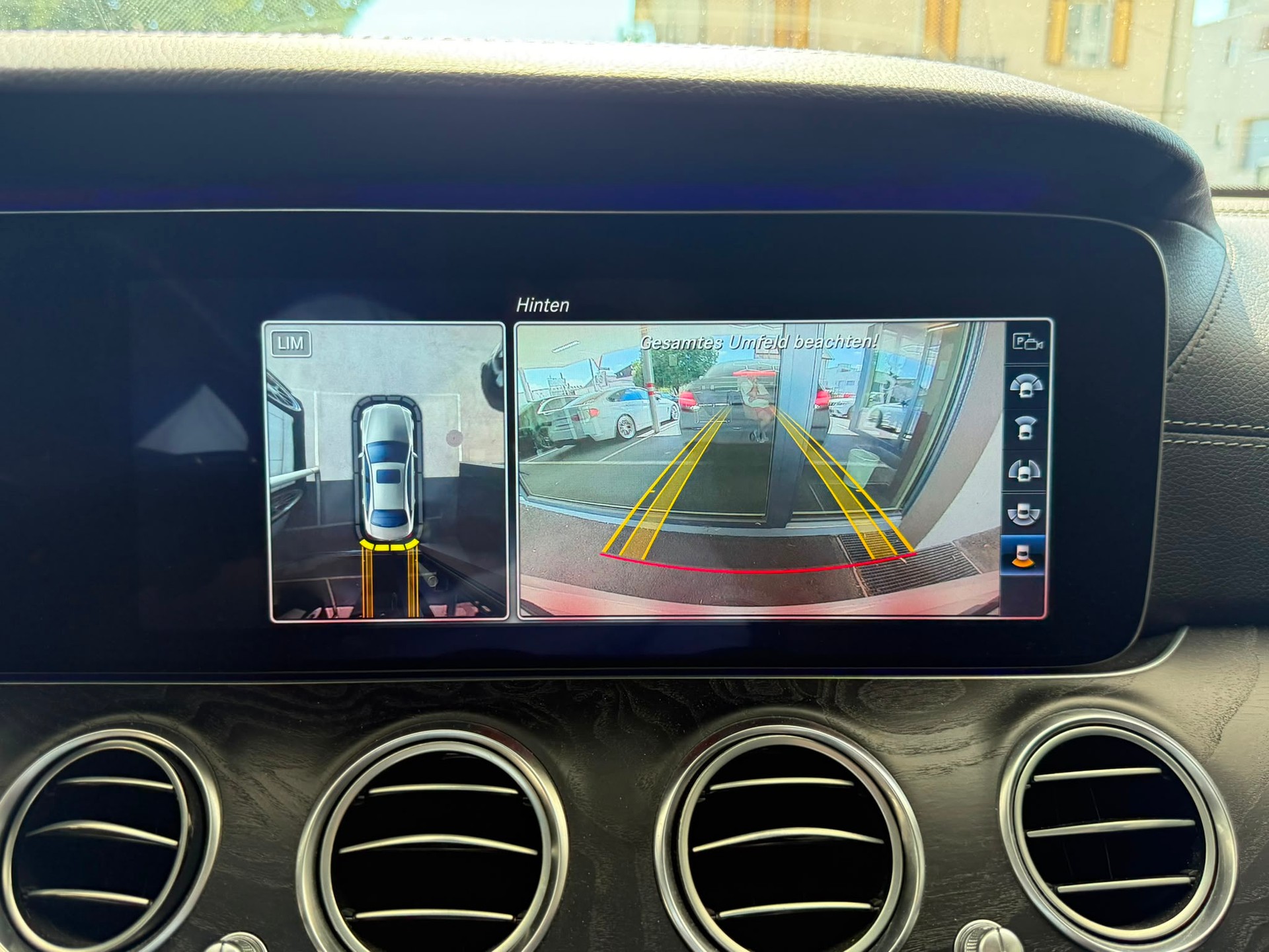 MERCEDES-BENZ E 400 AMG Line *Pano-Dach* *Burmester Surround Sound* *360 Kamera* *CH-Fahrzeug*4Matic 9G-Tronic-image-23