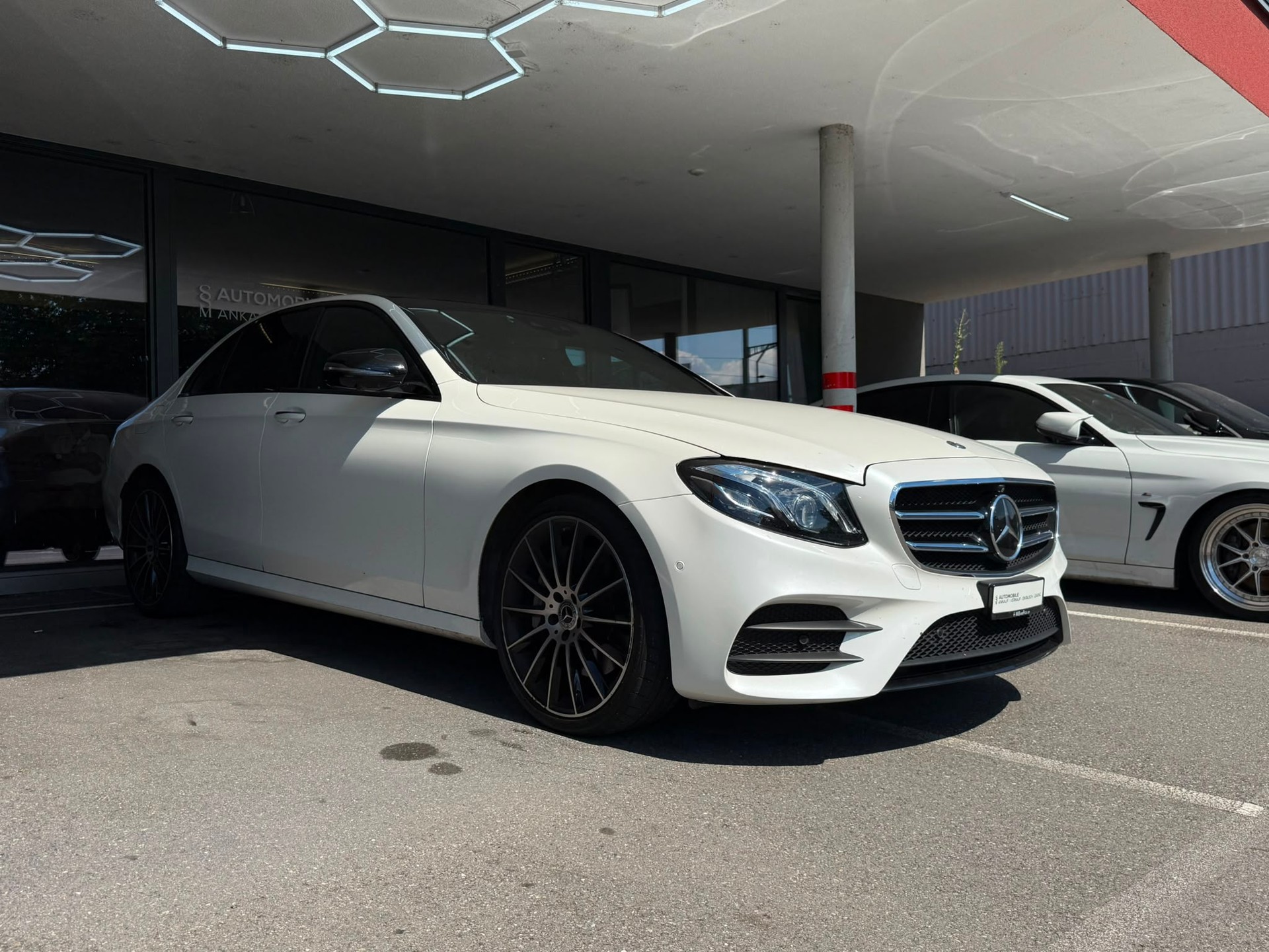 MERCEDES-BENZ E 400 AMG Line *Pano-Dach* *Burmester Surround Sound* *360 Kamera* *CH-Fahrzeug*4Matic 9G-Tronic-showroom-element-2