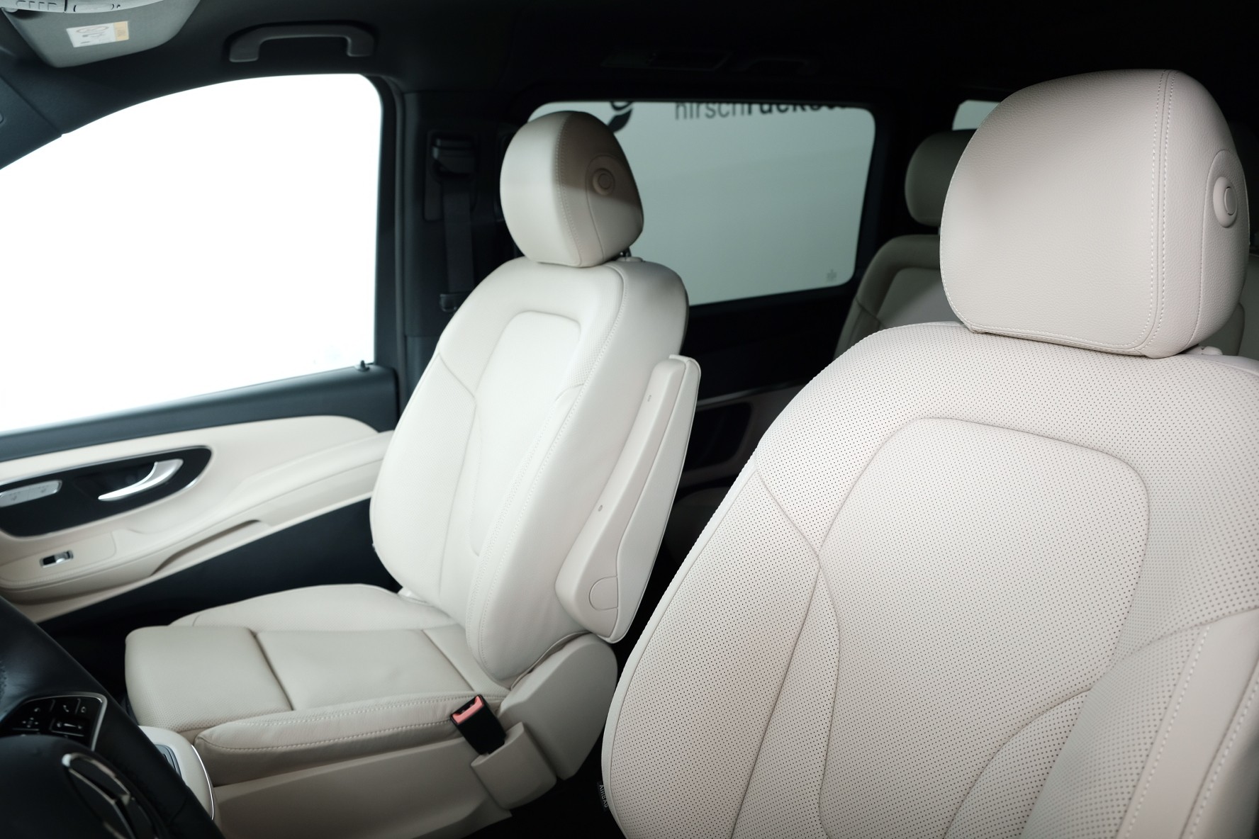 MERCEDES-BENZ V 250 d extralang 4Matic Avantgarde 9G-Tronic-image-10