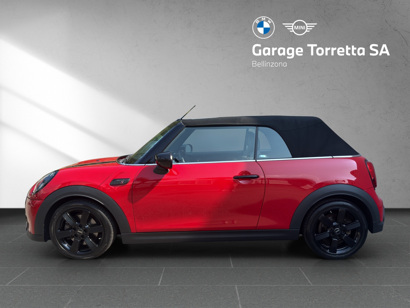 MINI Cooper S Cabriolet DKG-showroom-element-1