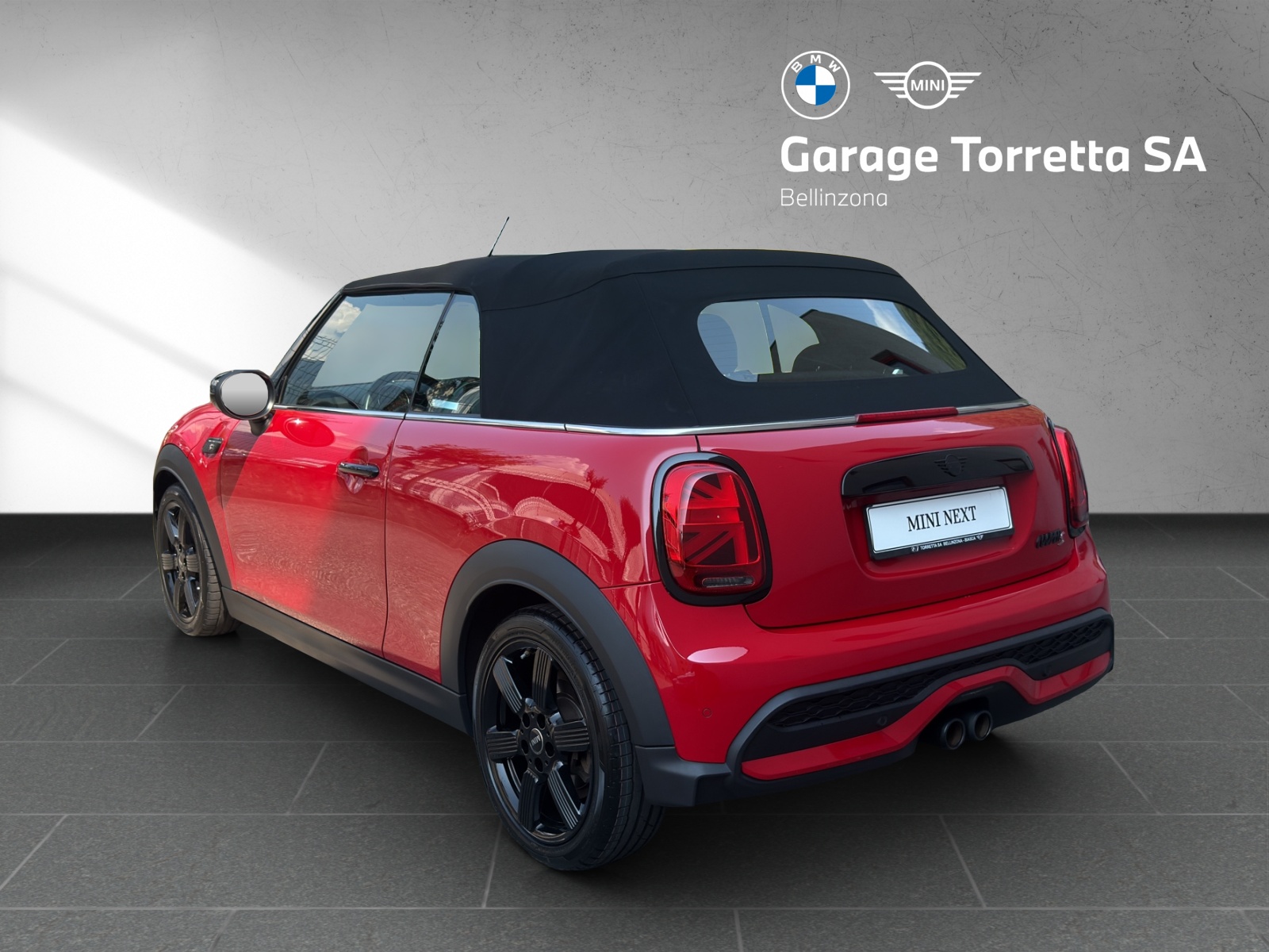 MINI Cooper S Cabriolet DKG-showroom-element-2