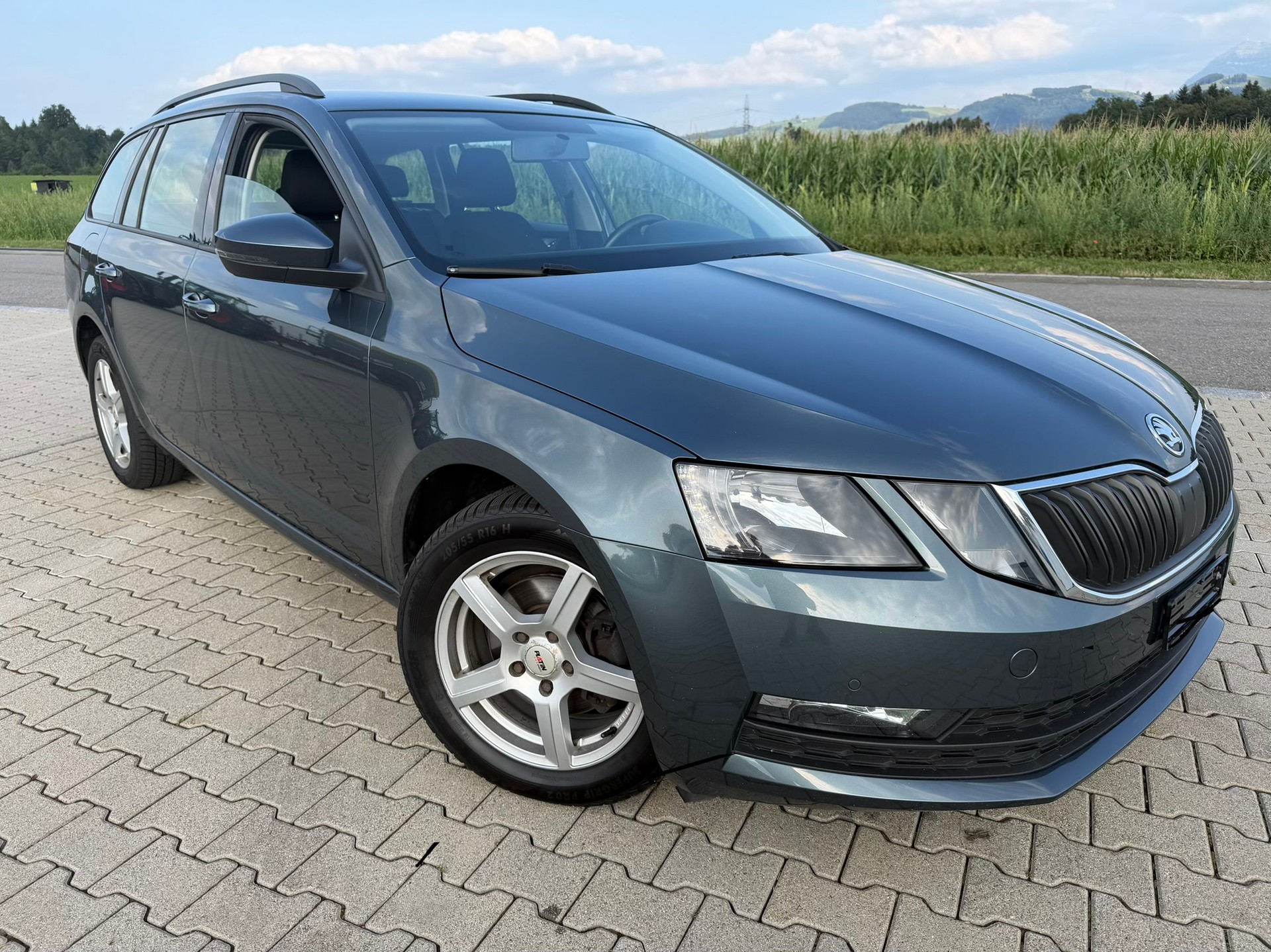 SKODA Octavia Combi 2.0 TDI Ambition DSG