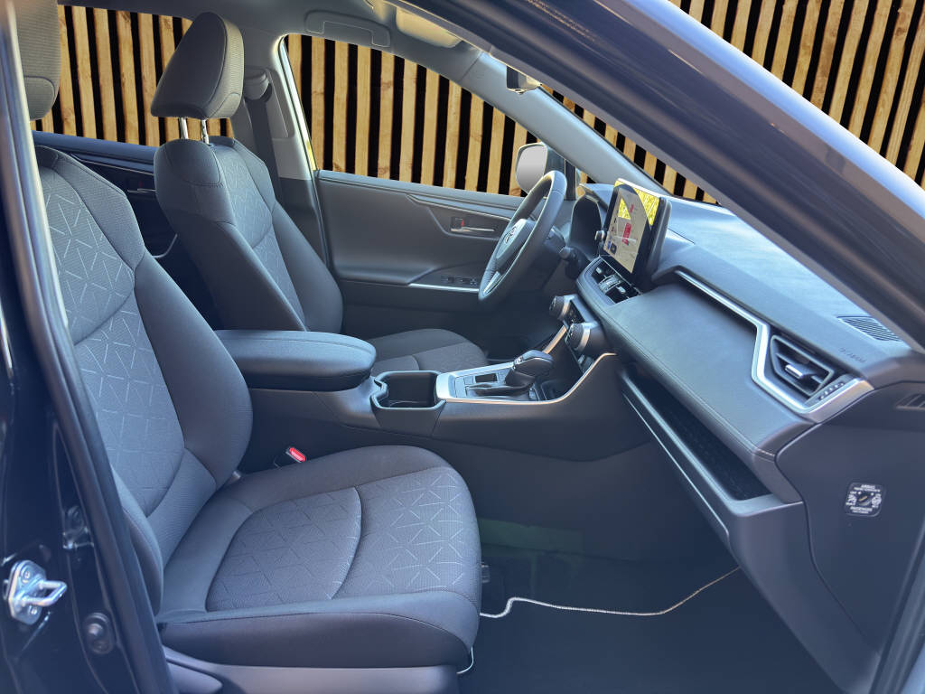 TOYOTA RAV-4 2.5 HEV Trend-image-4