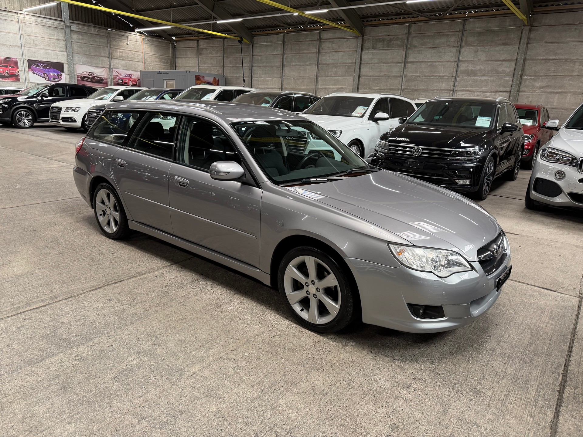 SUBARU Legacy 2.0R AWD Swiss-showroom-element-1