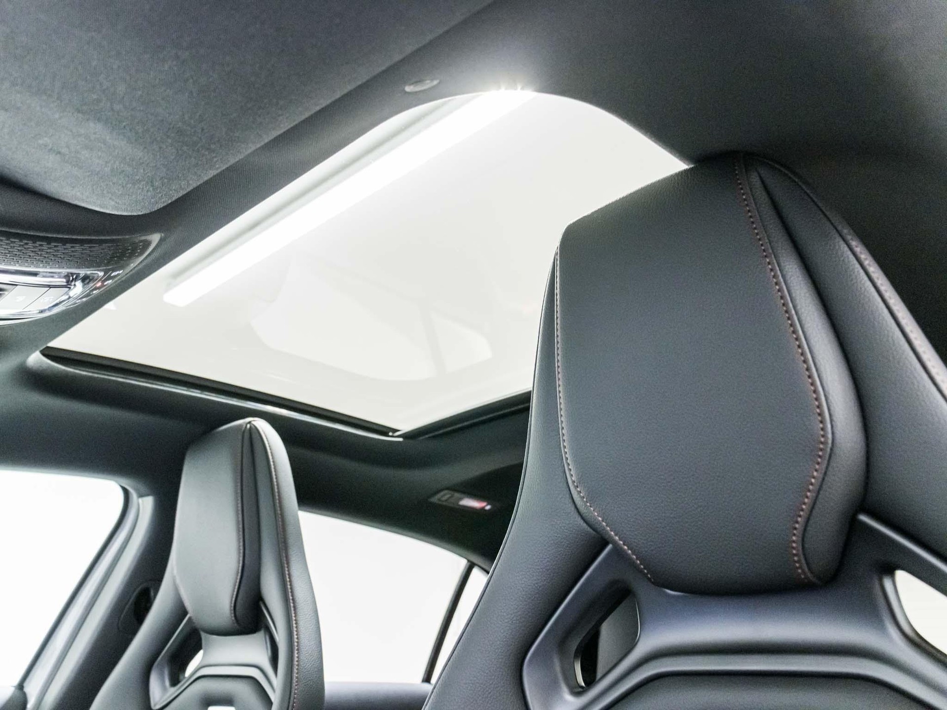 MERCEDES-BENZ A 35 AMG 4MATIC-image-8
