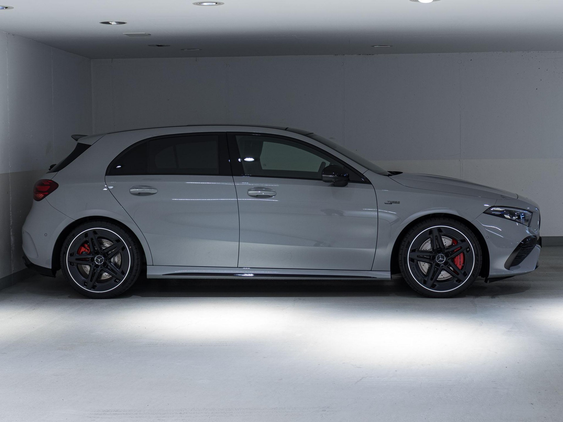 MERCEDES-BENZ A 35 AMG 4MATIC-image-1