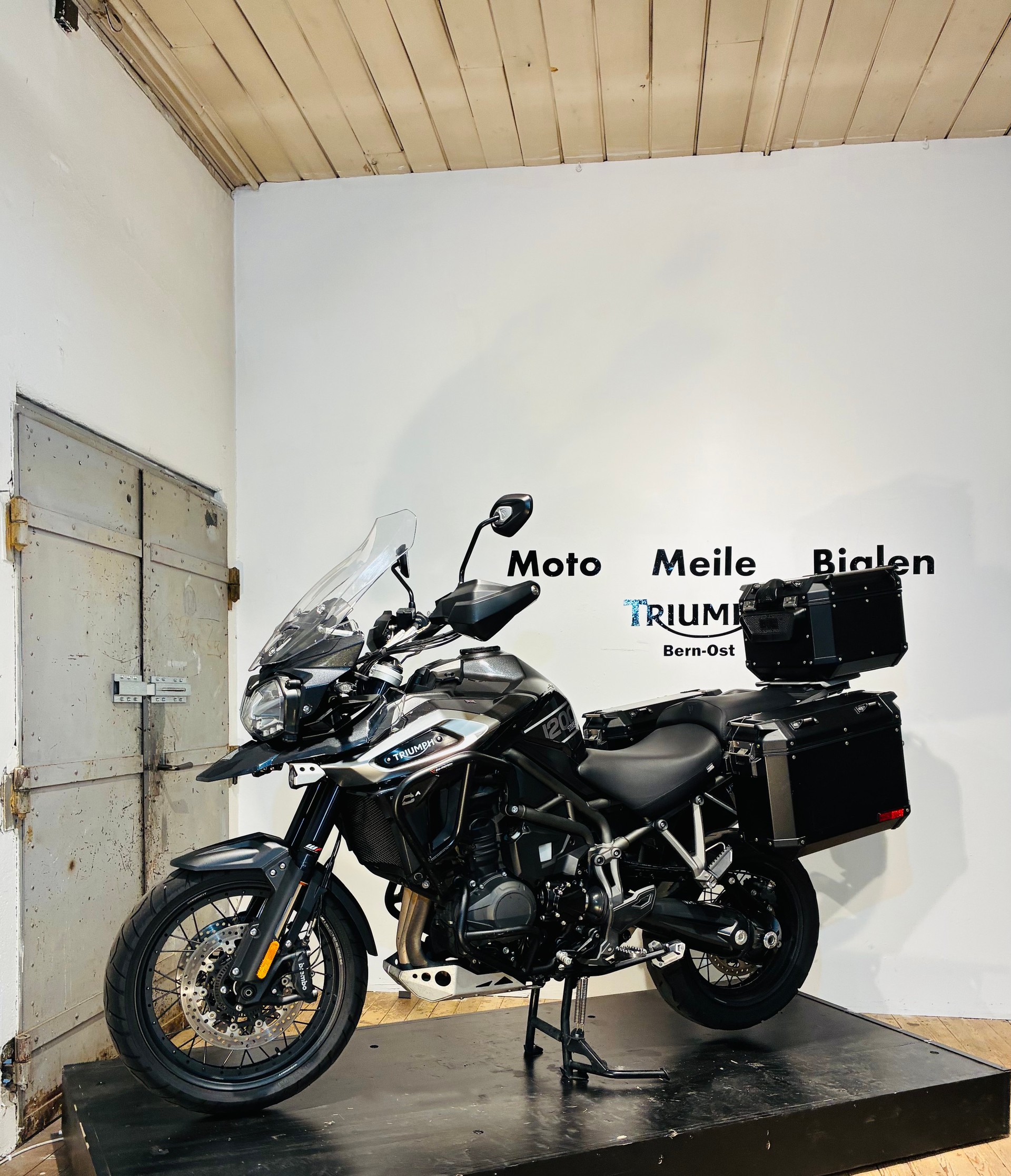 TRIUMPH Tiger 1200 XCa ABS-showroom-element-2