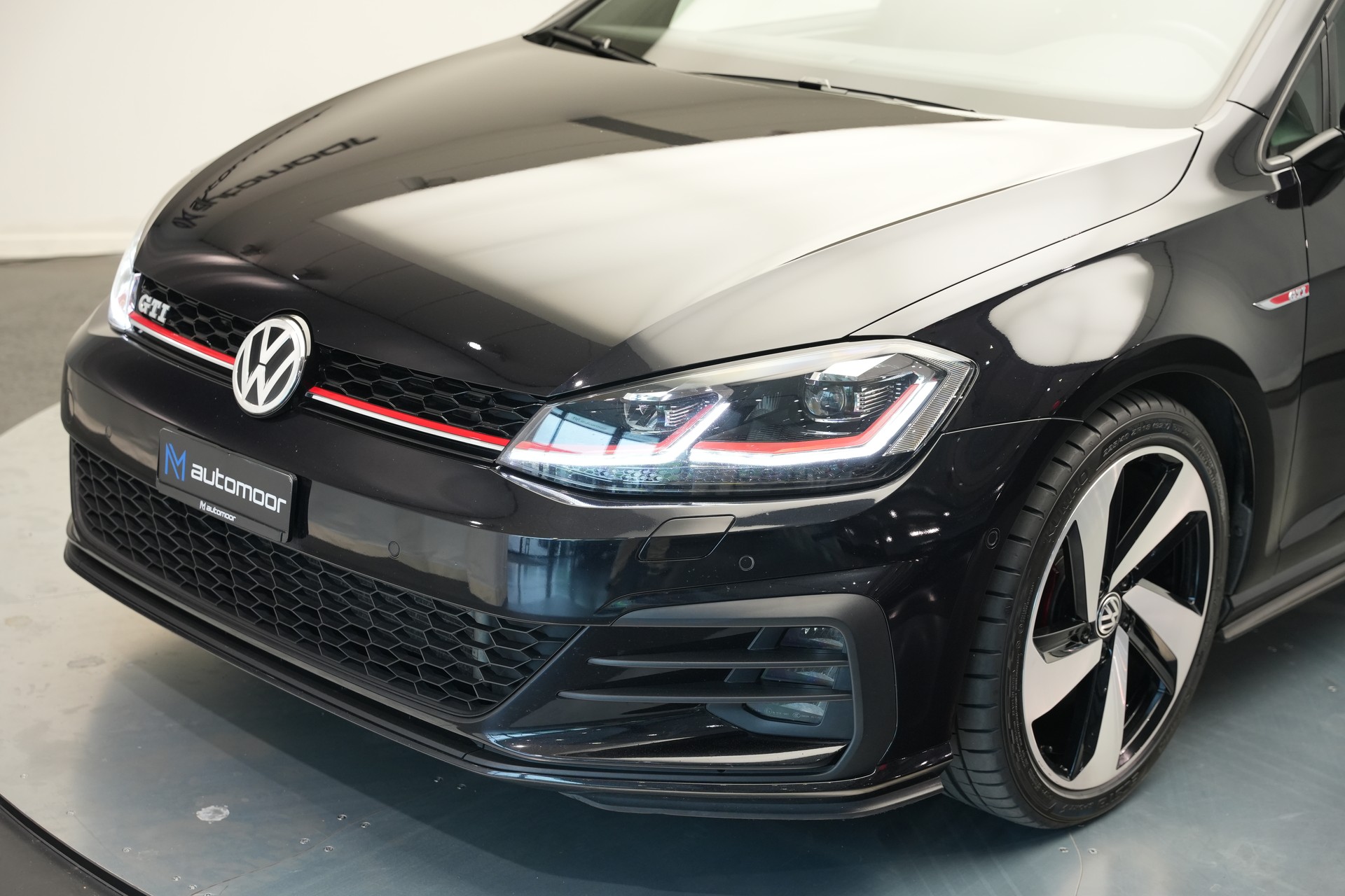 VW Golf 2.0 TSI GTI DSG *CH-Fahrzeug*-image-41