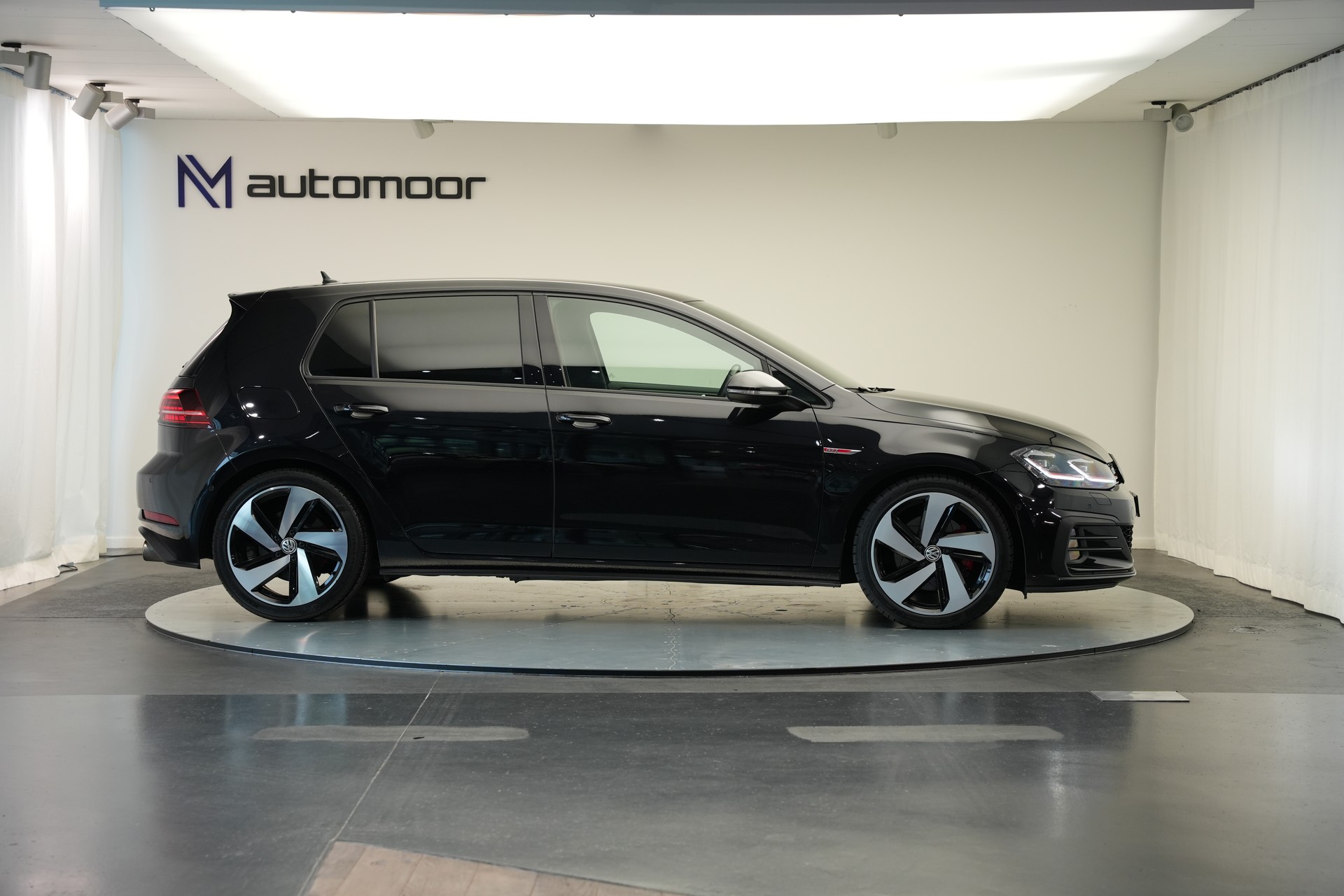 VW Golf 2.0 TSI GTI DSG *CH-Fahrzeug*-showroom-element-3