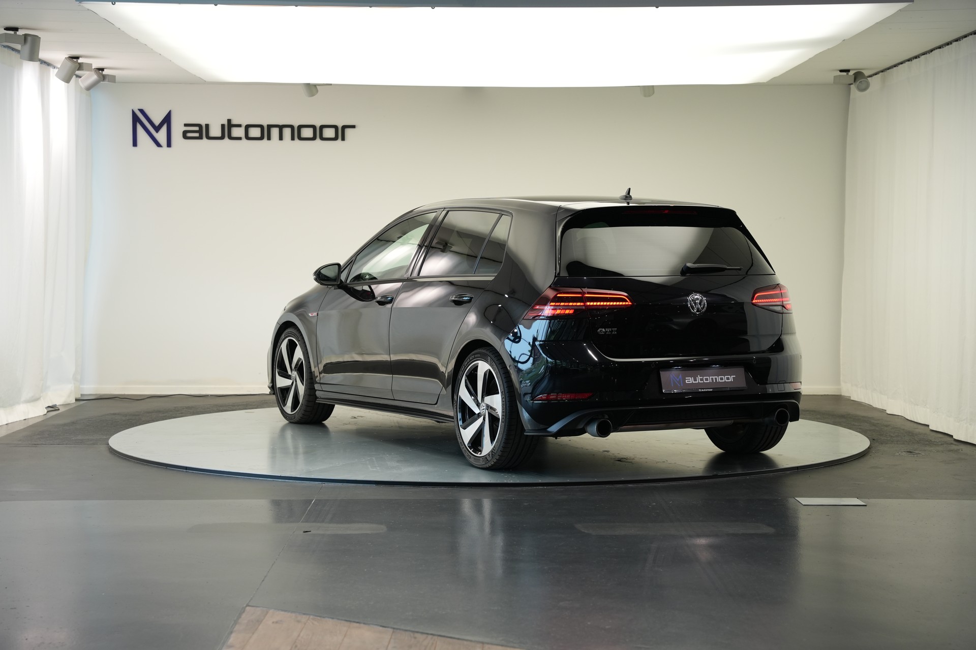 VW Golf 2.0 TSI GTI DSG *CH-Fahrzeug*-image-6