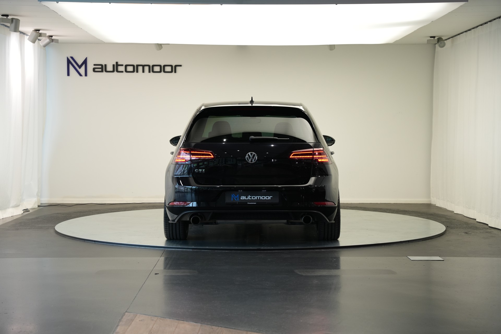 VW Golf 2.0 TSI GTI DSG *CH-Fahrzeug*-image-5