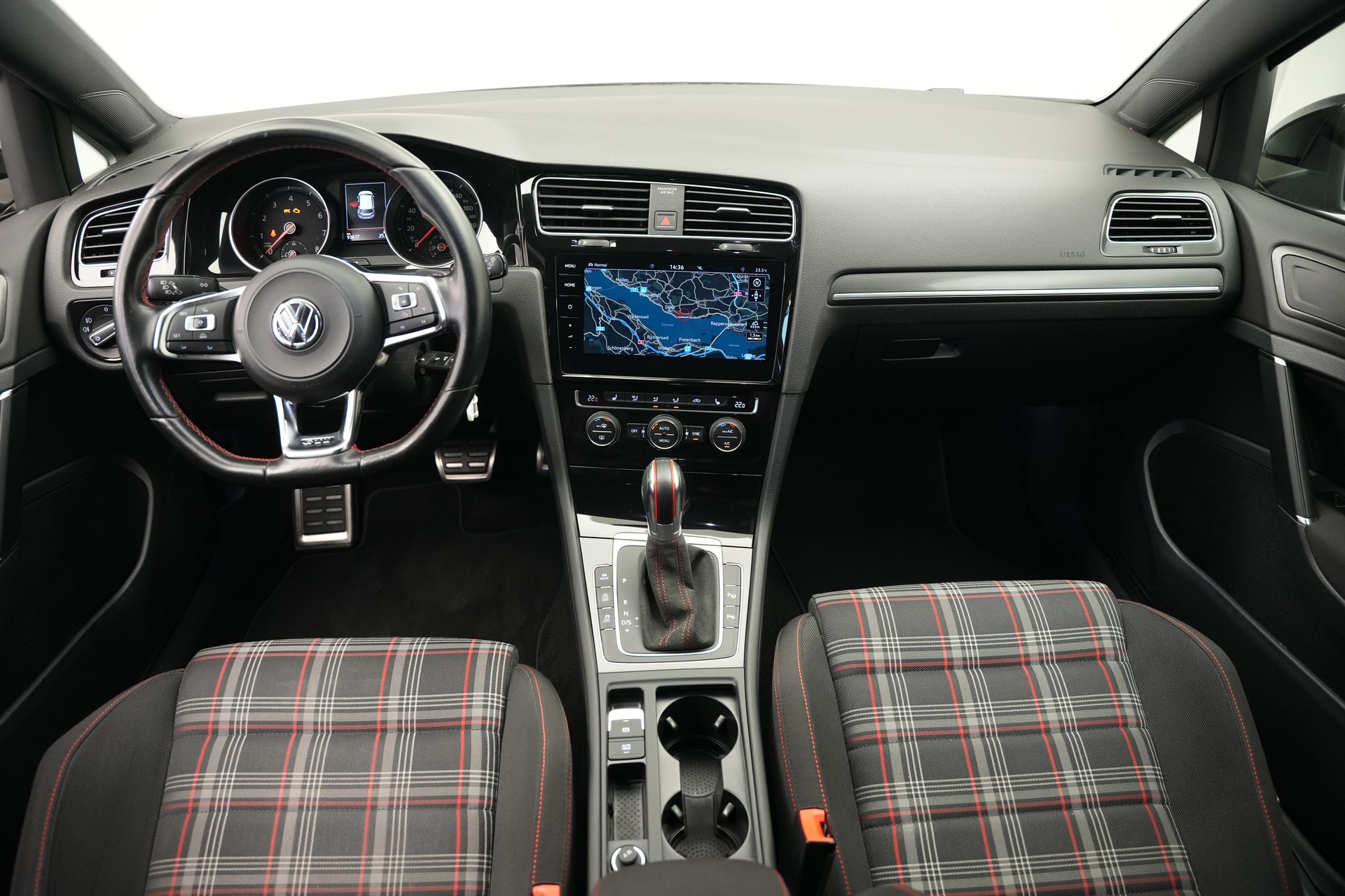 VW Golf 2.0 TSI GTI DSG *CH-Fahrzeug*-image-9